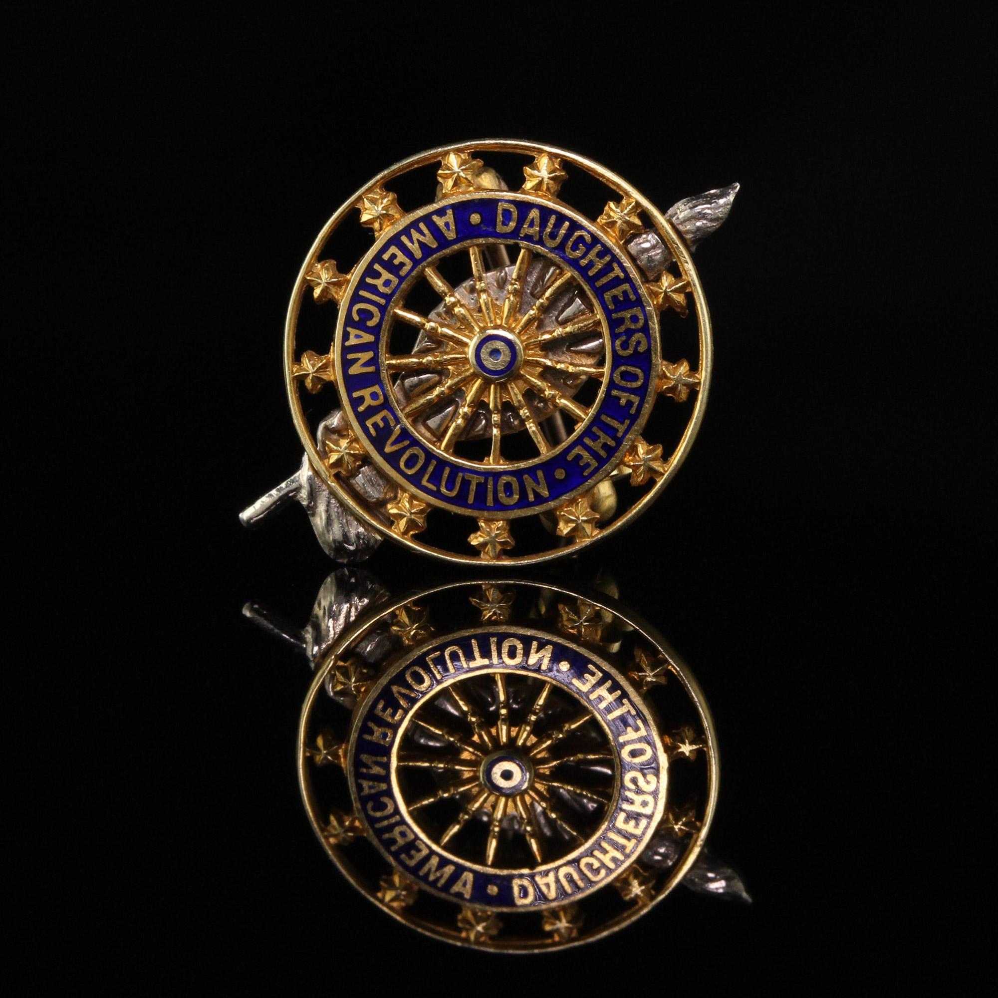 J.E. Caldwell & Co Antique 14K Yellow Gold Enamel Daughters of the Revolution Pi In Good Condition In Great Neck, NY