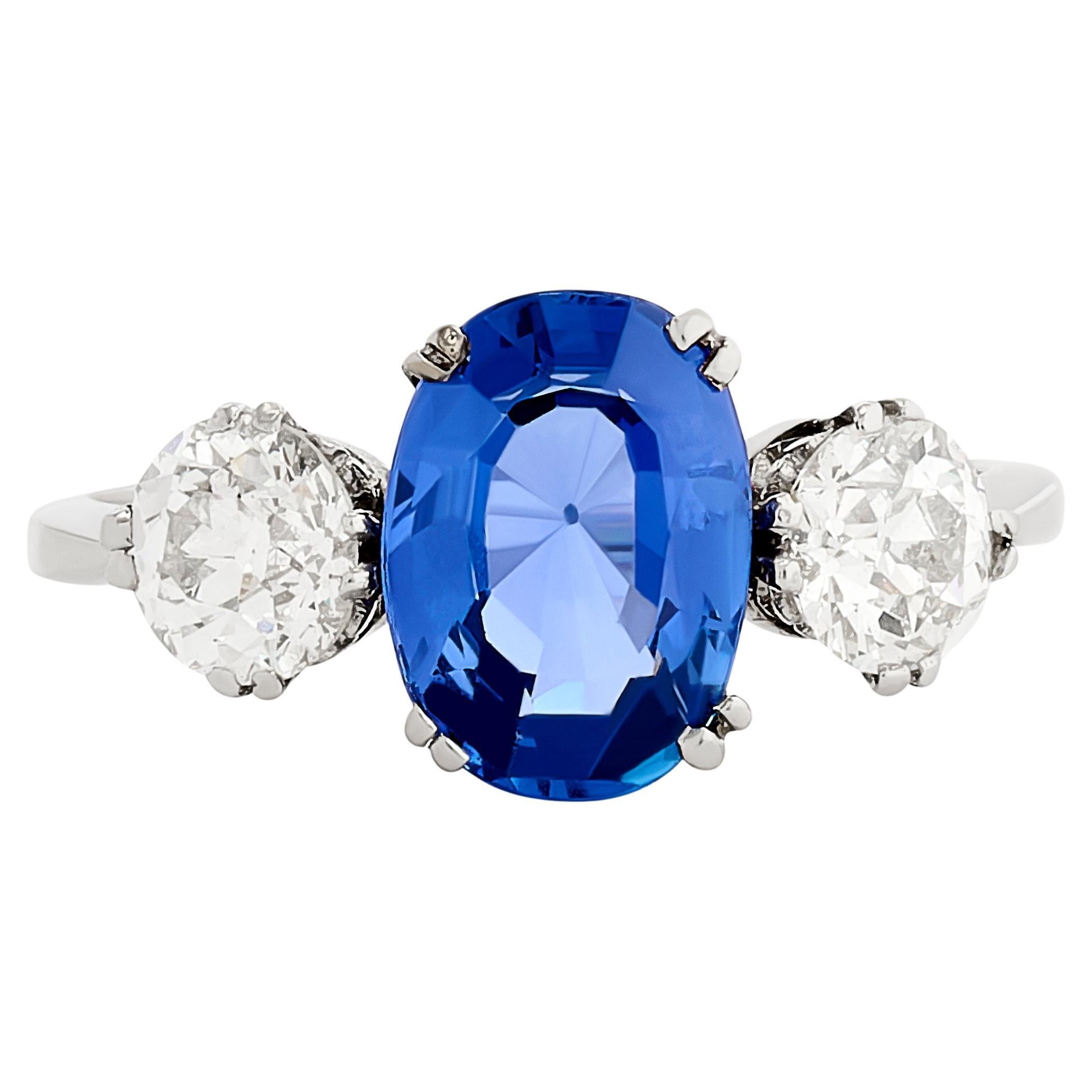J.E. Caldwell & Co. Sapphire and Diamond Platinum Ring For Sale