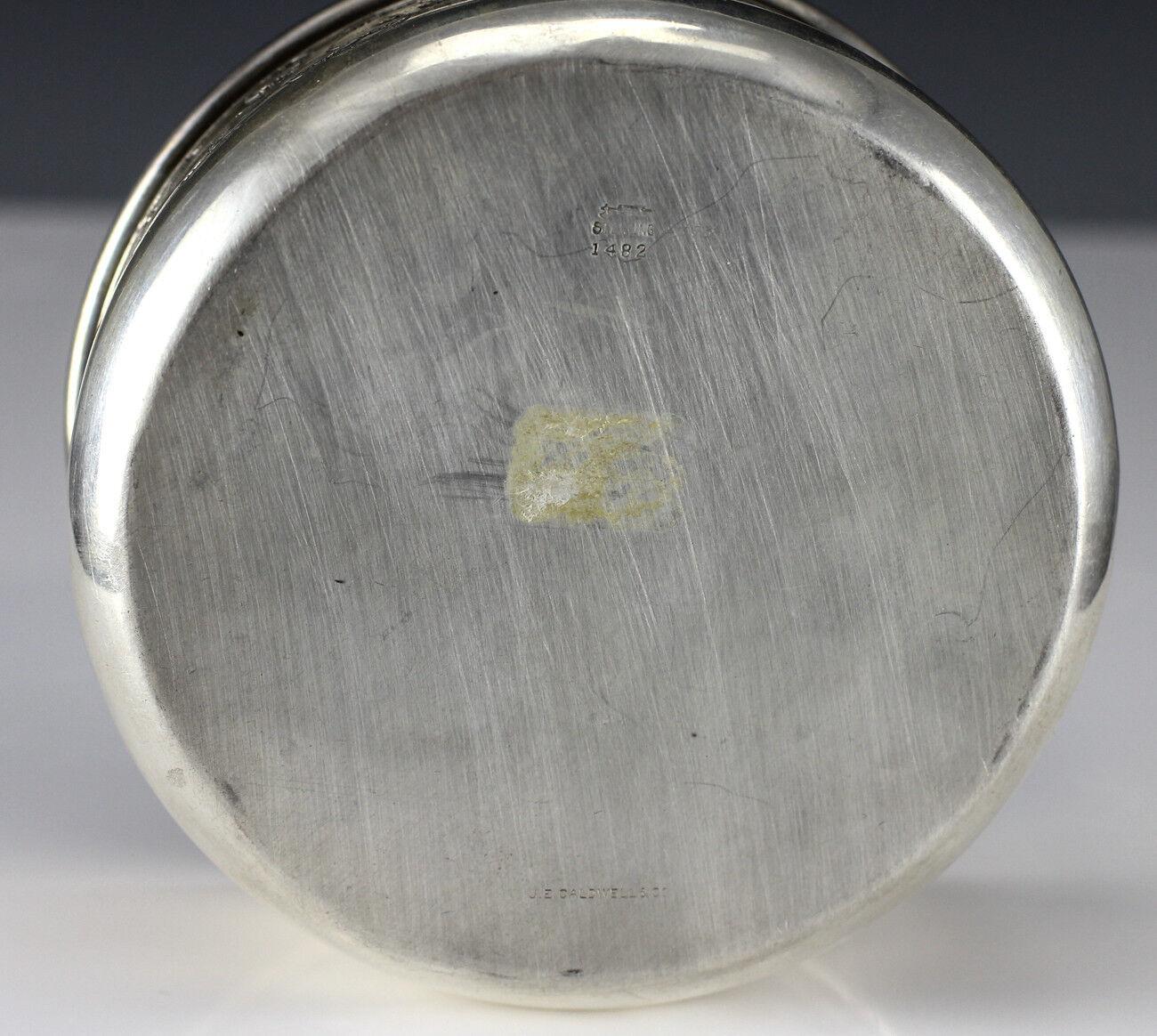 J.E. Caldwell & Co. Bol pour enfant en argent sterling avec soucoupe Animaux de cirque, années 1950

Bol pour enfant avec soucoupe en argent sterling des années 1950. Des animaux de cirque fantaisistes décorent le rebord. Retraité par J.E. Caldwell