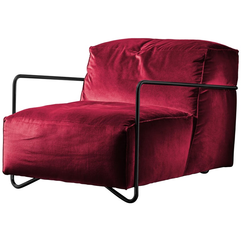 Je T'Attends Sessel in Magenta Samt und poliertem schwarzem Metall 1