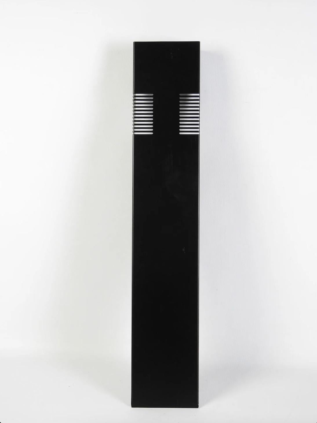 Minimalist Jean Allemand (1948-), wall light, circa 1987 For Sale