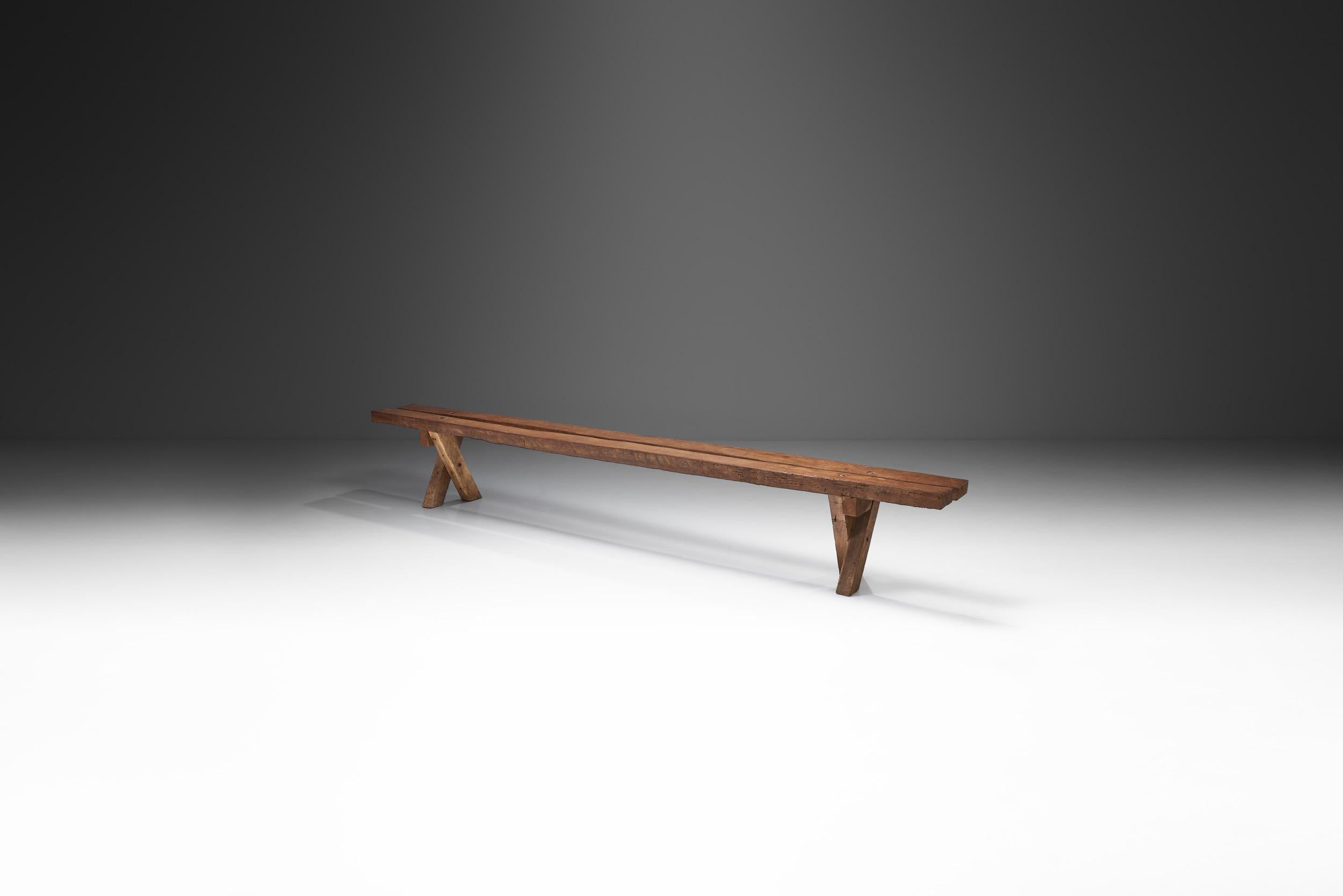 Like the bench with backrests, this simple bench was created by Jean and Sébastien Touret for a religious community of Loir et Cher -a department in the Centre-Val de Loire region of France - from oak of the property. This also means that these