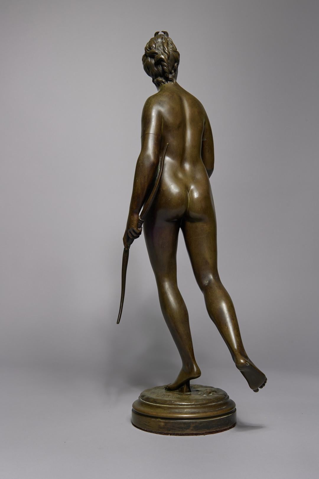 Diana cacciatrice, la dea della caccia Scultura in bronzo di donna - Figurative Sculpture Oro di Jean-Antoine Houdon