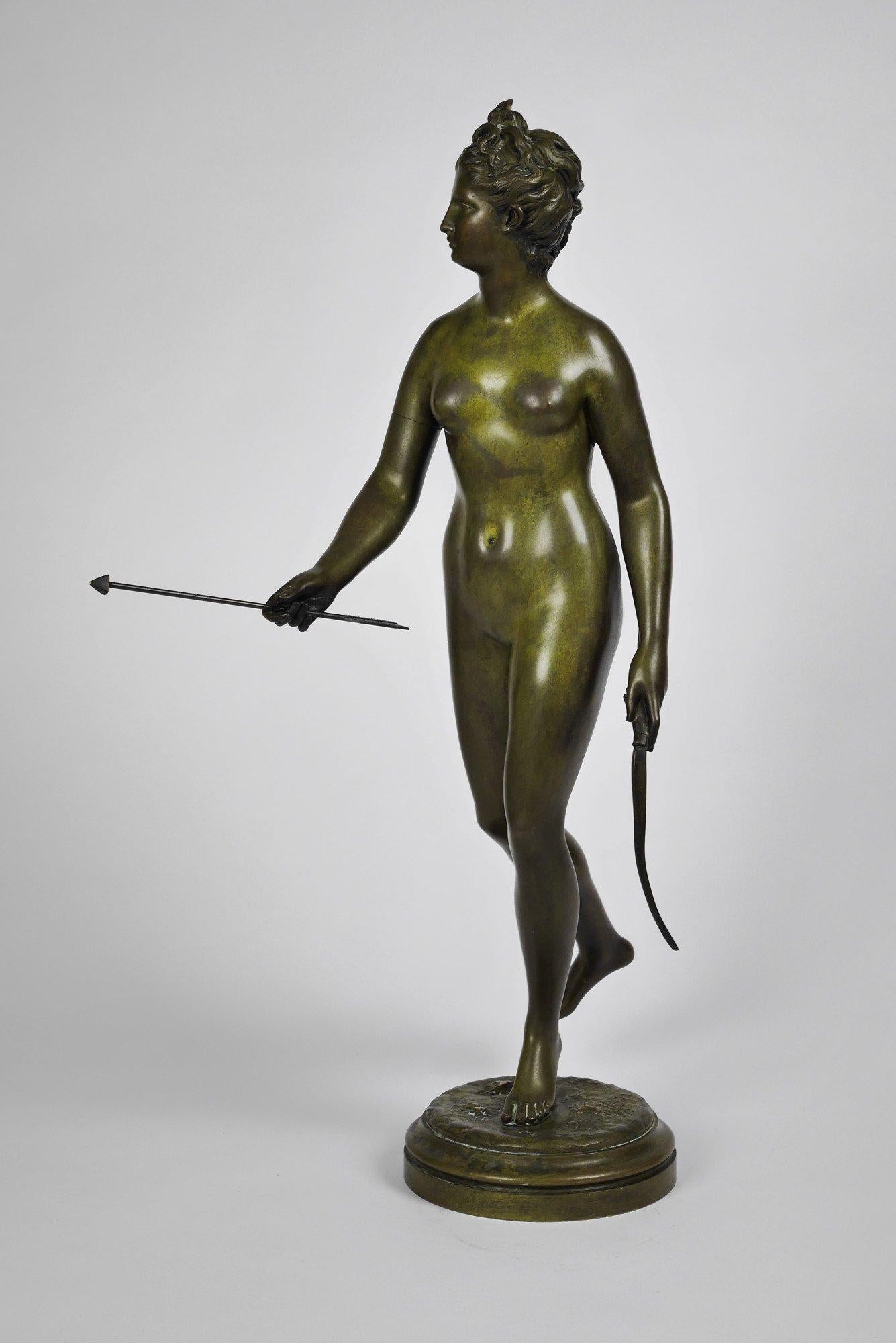 Diana cacciatrice, la dea della caccia Scultura in bronzo di donna in vendita 5