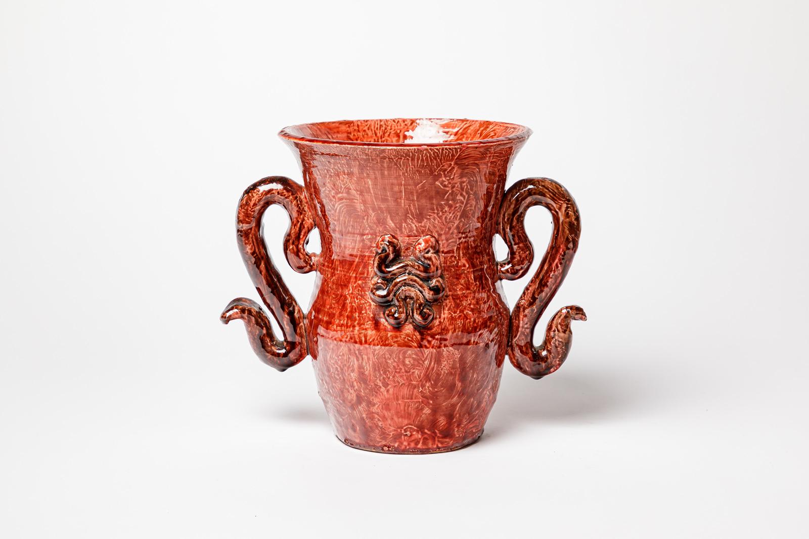 Français Jean Austruy art déco 20ème siècle vase en céramique rouge circa 1950 design en vente