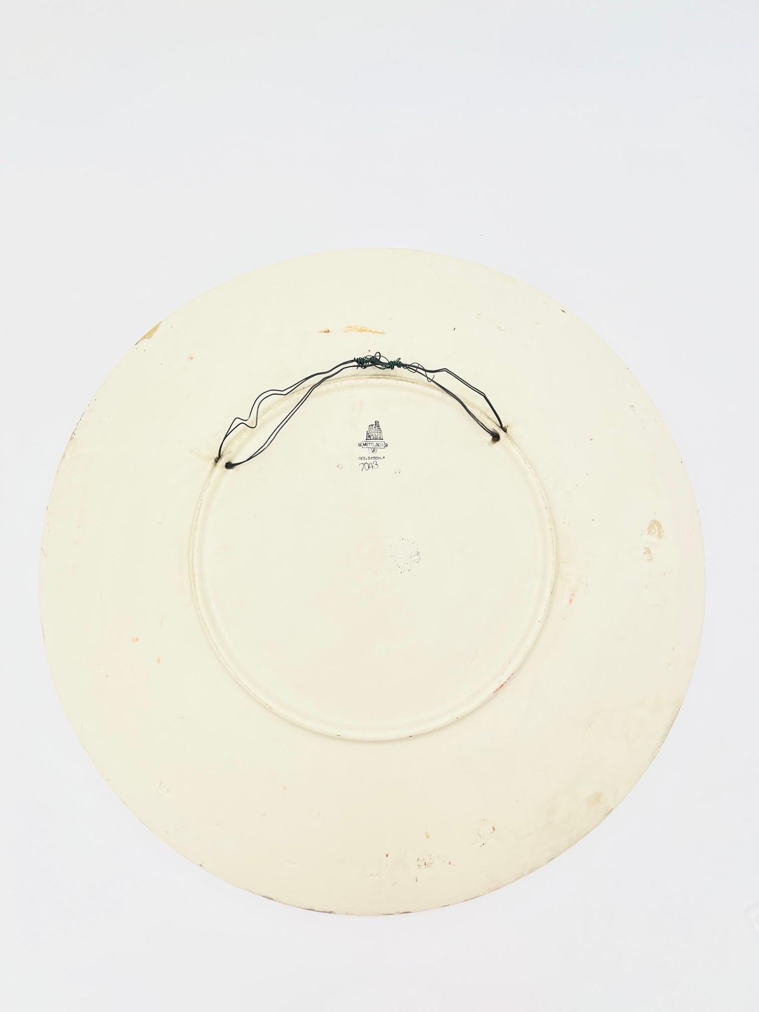 Neoklassizistischer Phanolith-Plattenteller aus Stahl von Jean Baptist Stahl mit Pate-sur-pate, Bacchanalian (Frühes 20. Jahrhundert) im Angebot