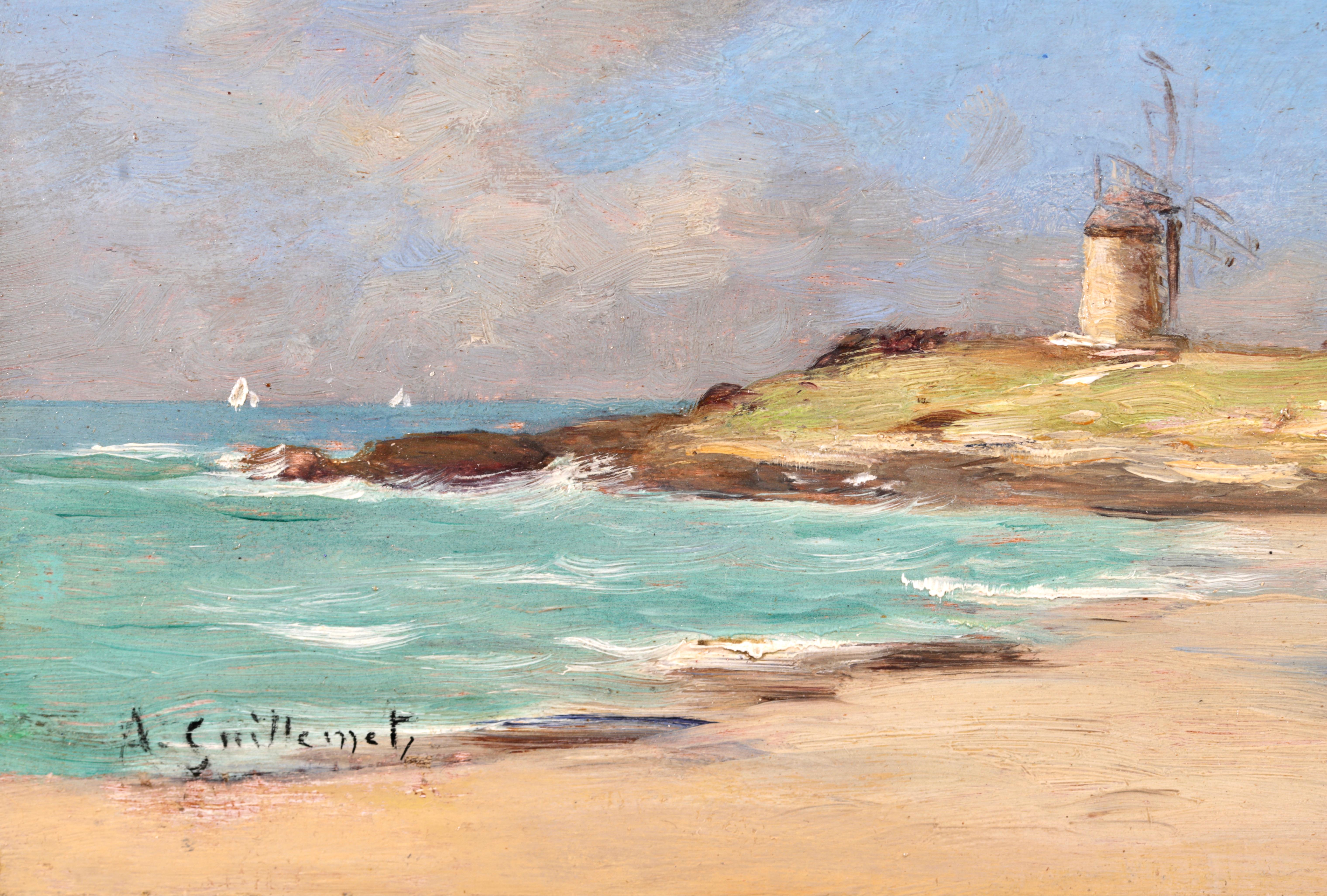 Huile sur panneau signée d'un paysage côtier vers 1890 par le peintre impressionniste français Jean Baptiste Antoine Guillemet. L'œuvre représente plusieurs femmes en costume traditionnel marchant sur le sable au bord de la côte, avec des moulins à