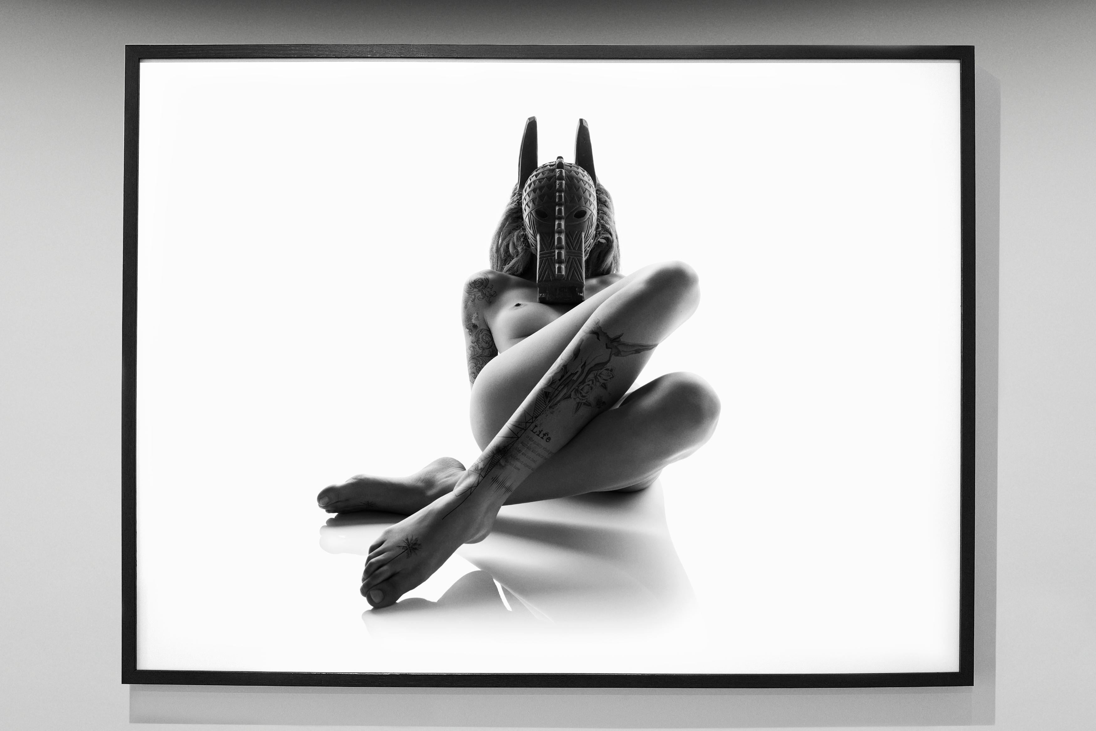 Ciwara Hyène - Nude Photograph Negro de Jean-Bernard Thiele