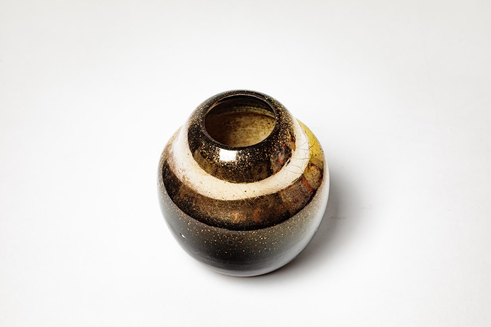 Jean Besnard 20e siècle 1930 vase art déco en céramique noir et or 10 cm Excellent état - En vente à Neuilly-en- sancerre, FR
