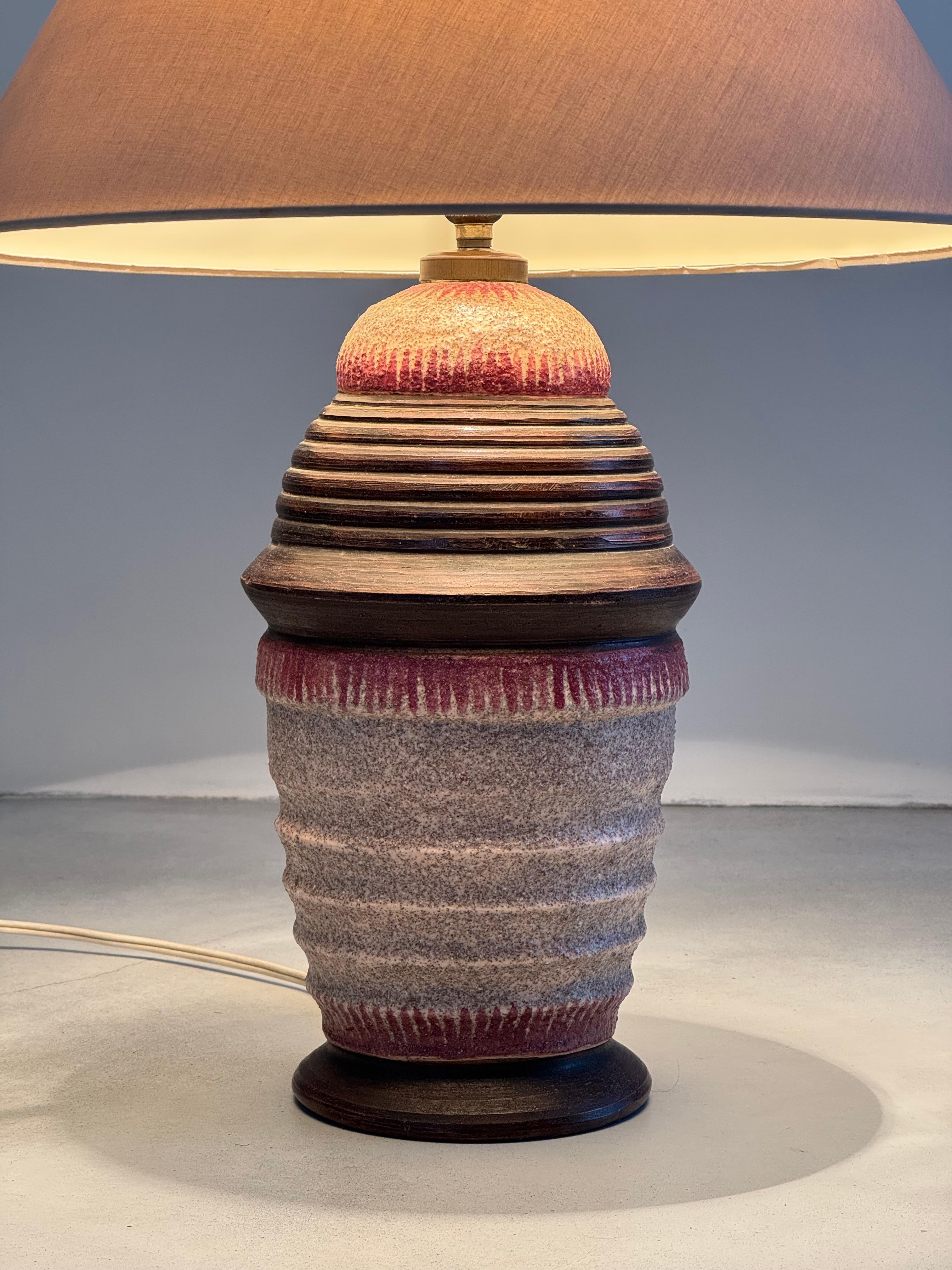 Art déco Jean Besnard attribué à, Lampe en céramique émaillée, époque Art Déco, France circa 1930 en vente
