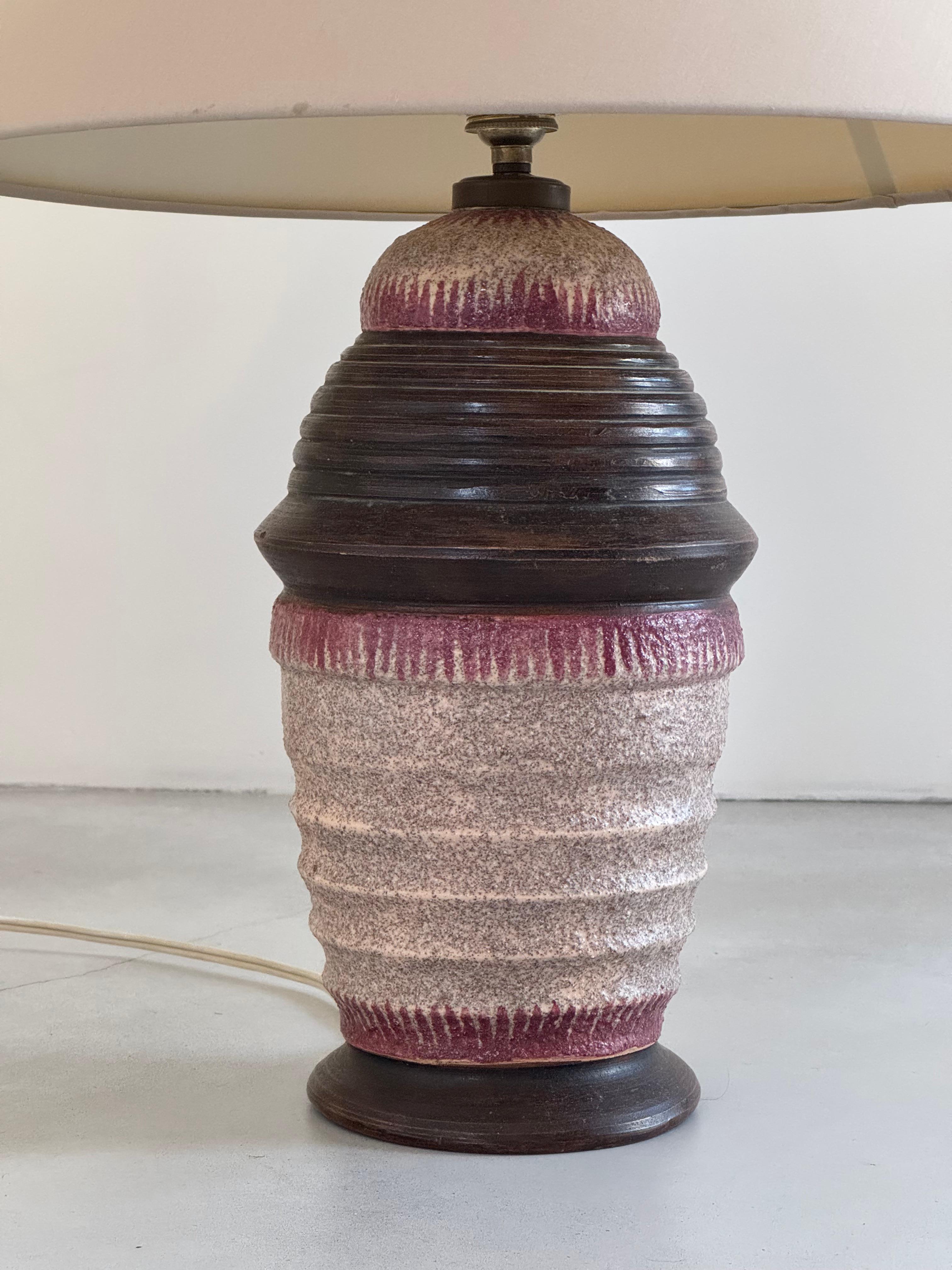 Céramique Jean Besnard attribué à, Lampe en céramique émaillée, époque Art Déco, France circa 1930 en vente
