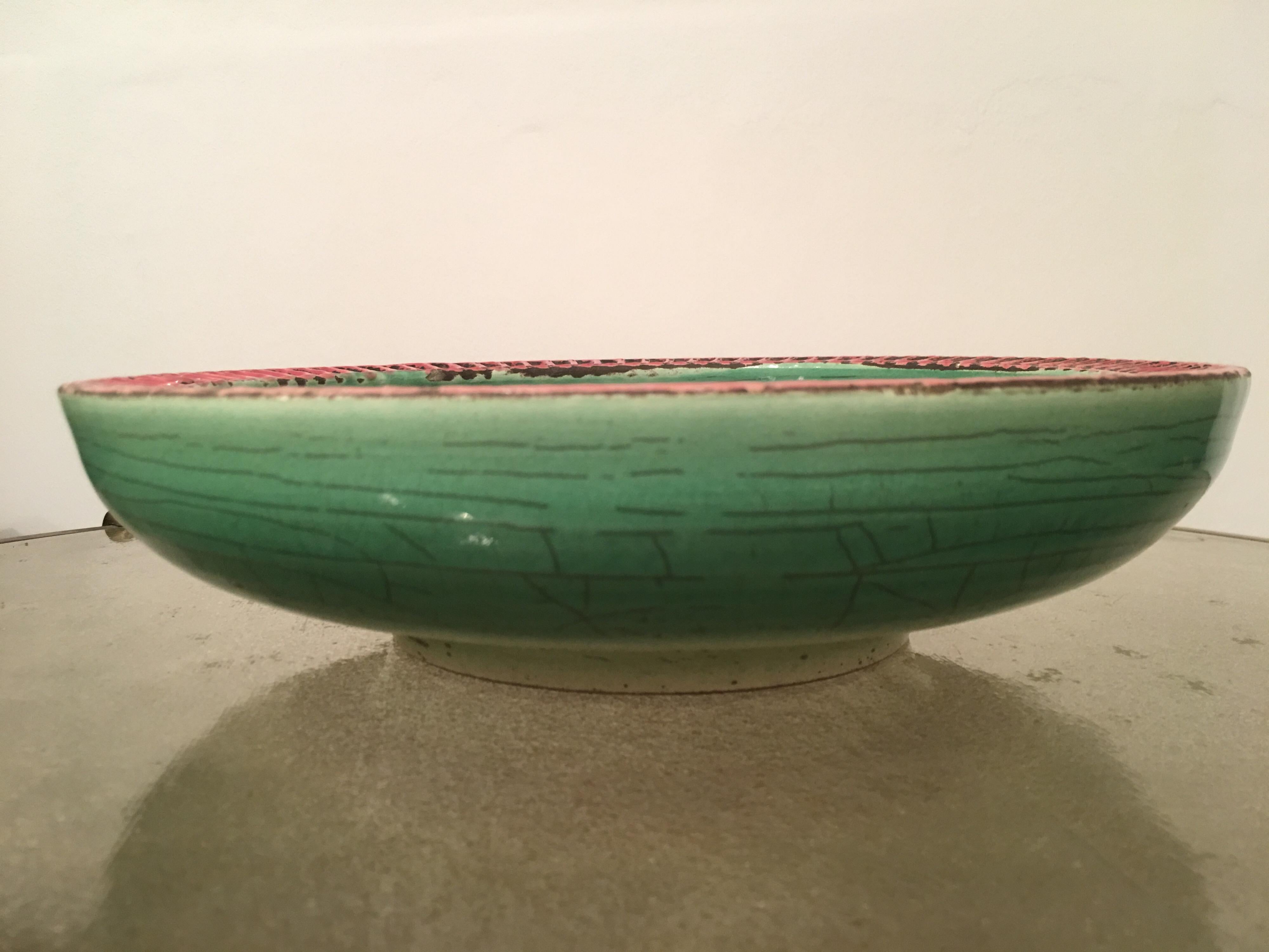 Jean Besnard Signed Green Crackle and Pink Ceramic Bowl, France, 1930s (Glasiert) im Angebot