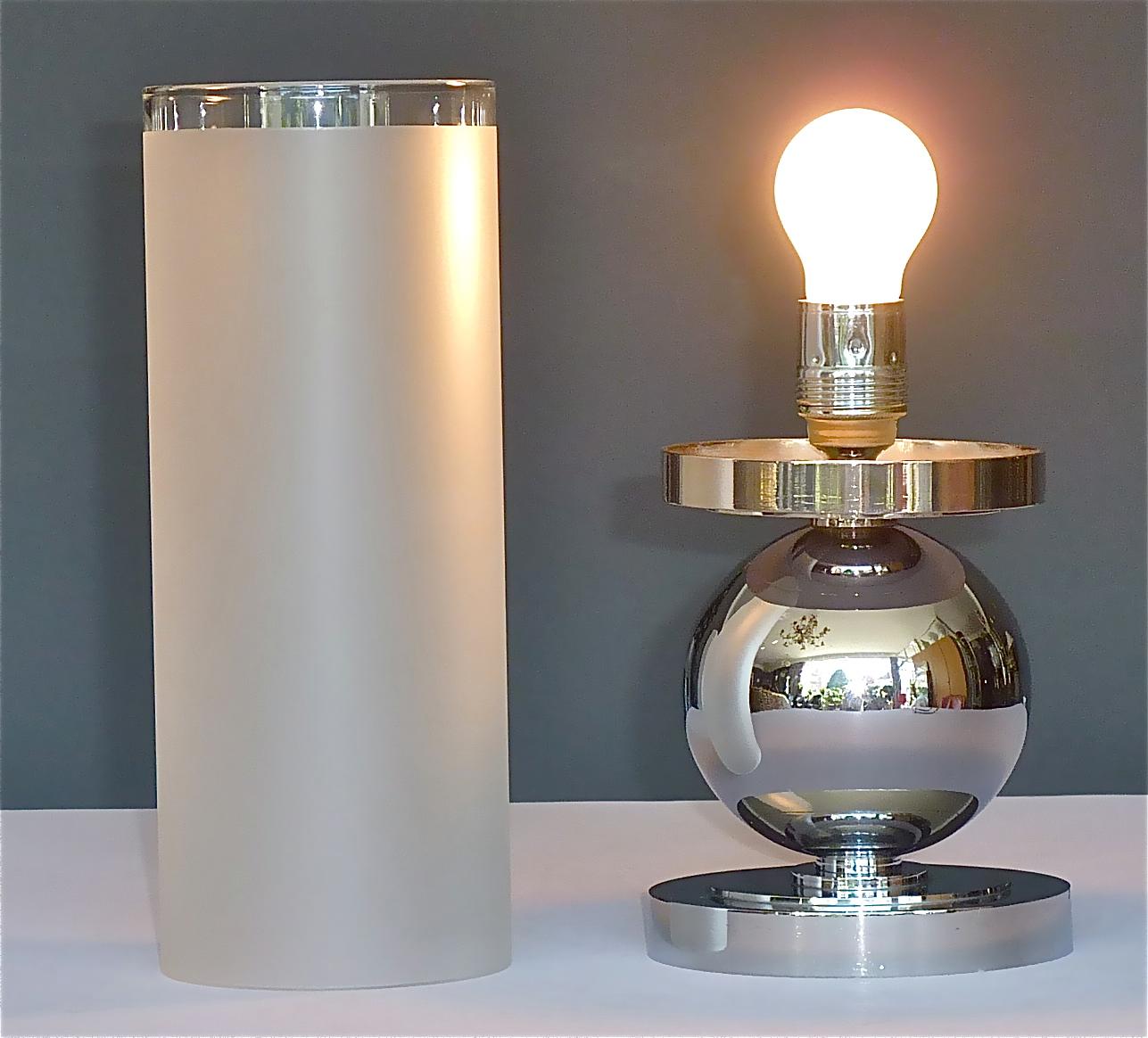 Lampe de bureau moderniste Jean Boris Lacroix chromée avec tube en verre Perzel Desny, années 1930 en vente 4