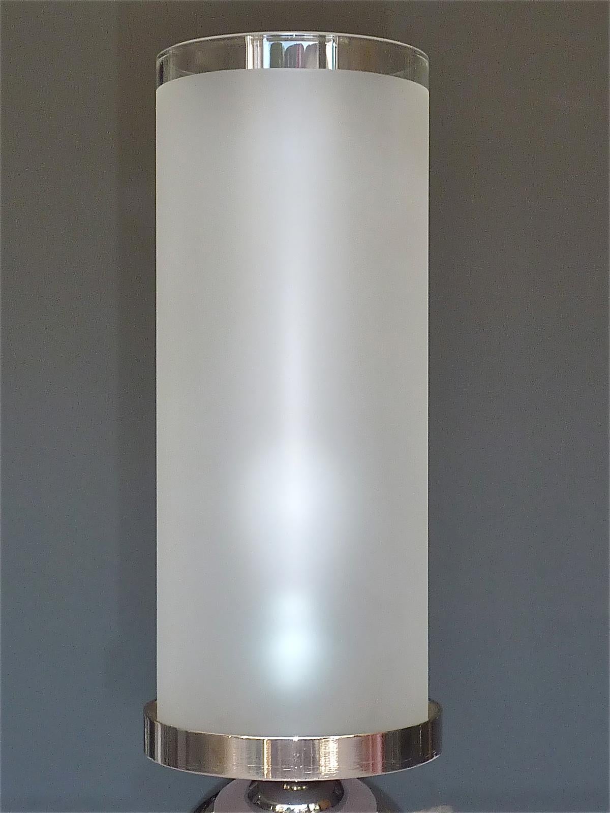 Buriné Lampe de bureau moderniste Jean Boris Lacroix chromée avec tube en verre Perzel Desny, années 1930 en vente