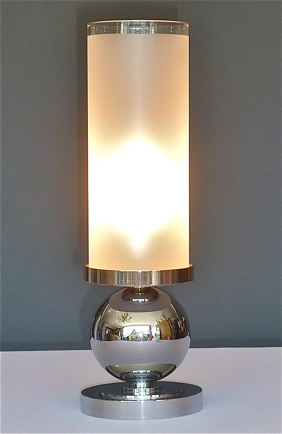Laiton Lampe de bureau moderniste Jean Boris Lacroix chromée avec tube en verre Perzel Desny, années 1930 en vente