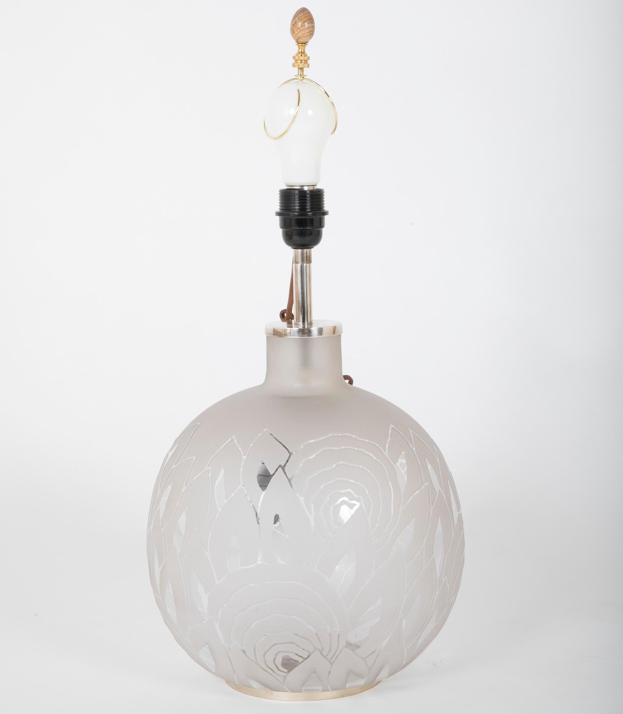 20th Century Jean Boris Lacroix Etched Glass Lamp in Rounded Form For Sale