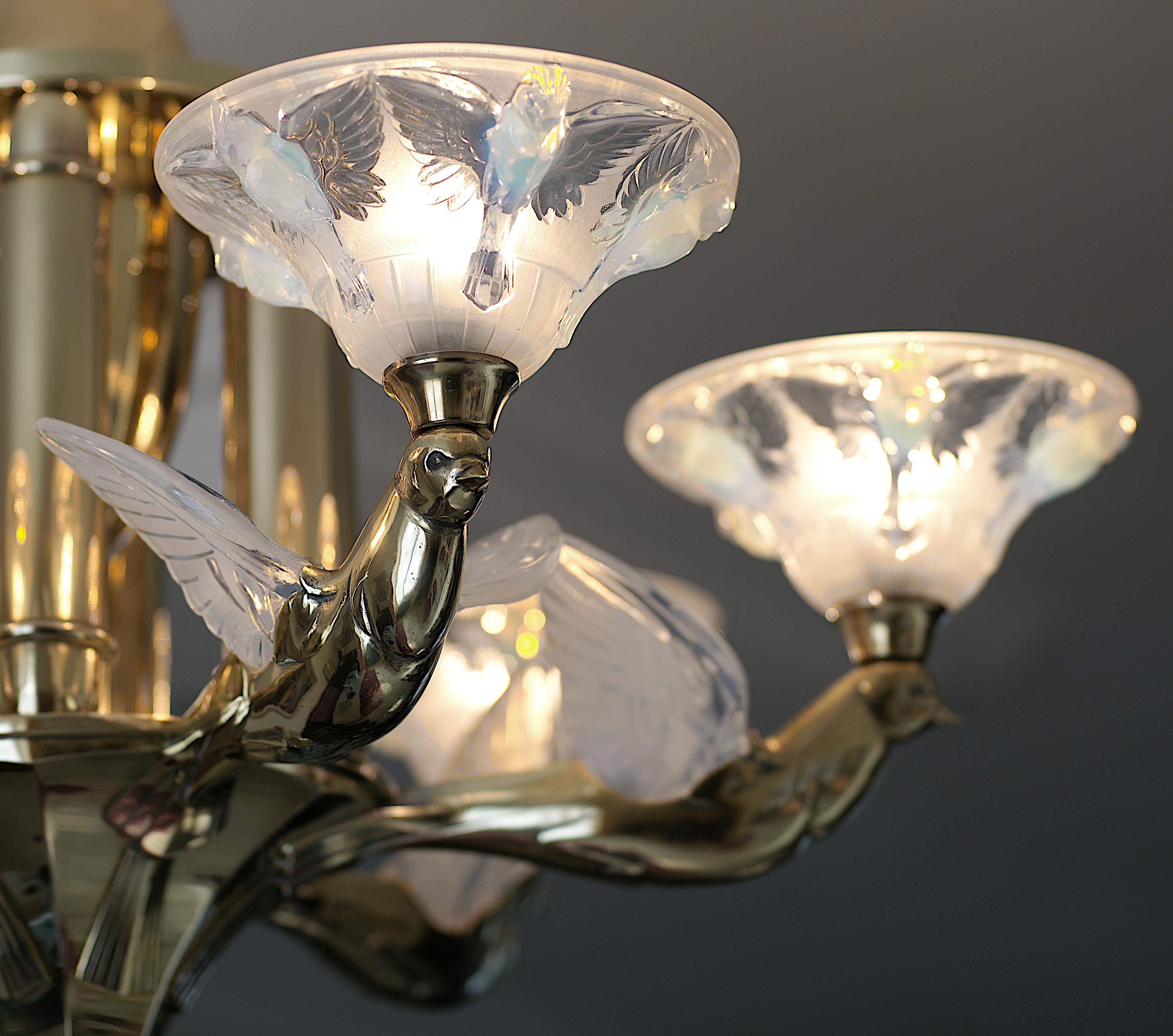 Grande lampadario a forma di uccello Art Déco francese di Jean Boris Lacroix, 1920 in vendita 3