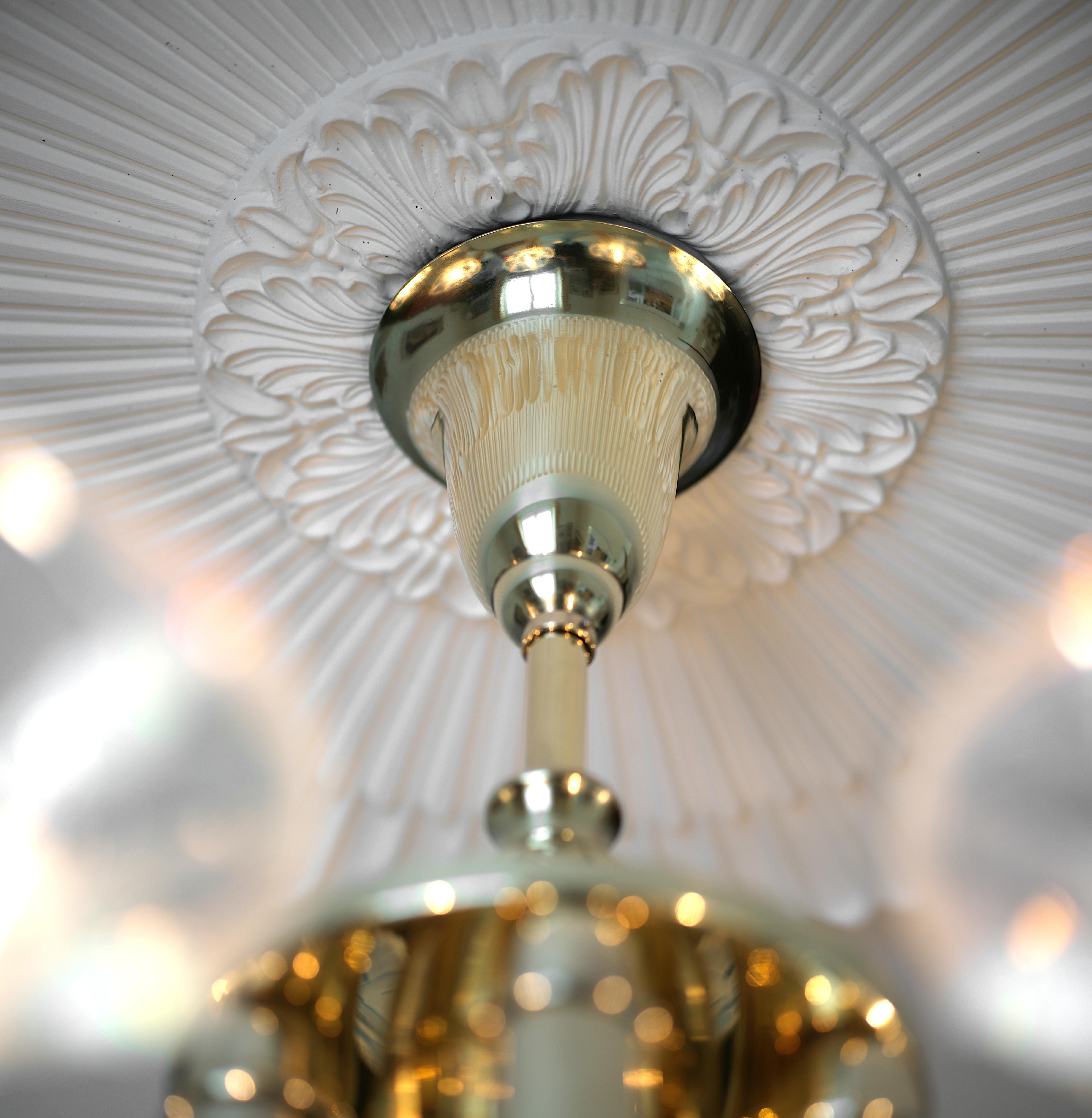 Grande lampadario a forma di uccello Art Déco francese di Jean Boris Lacroix, 1920 in vendita 4