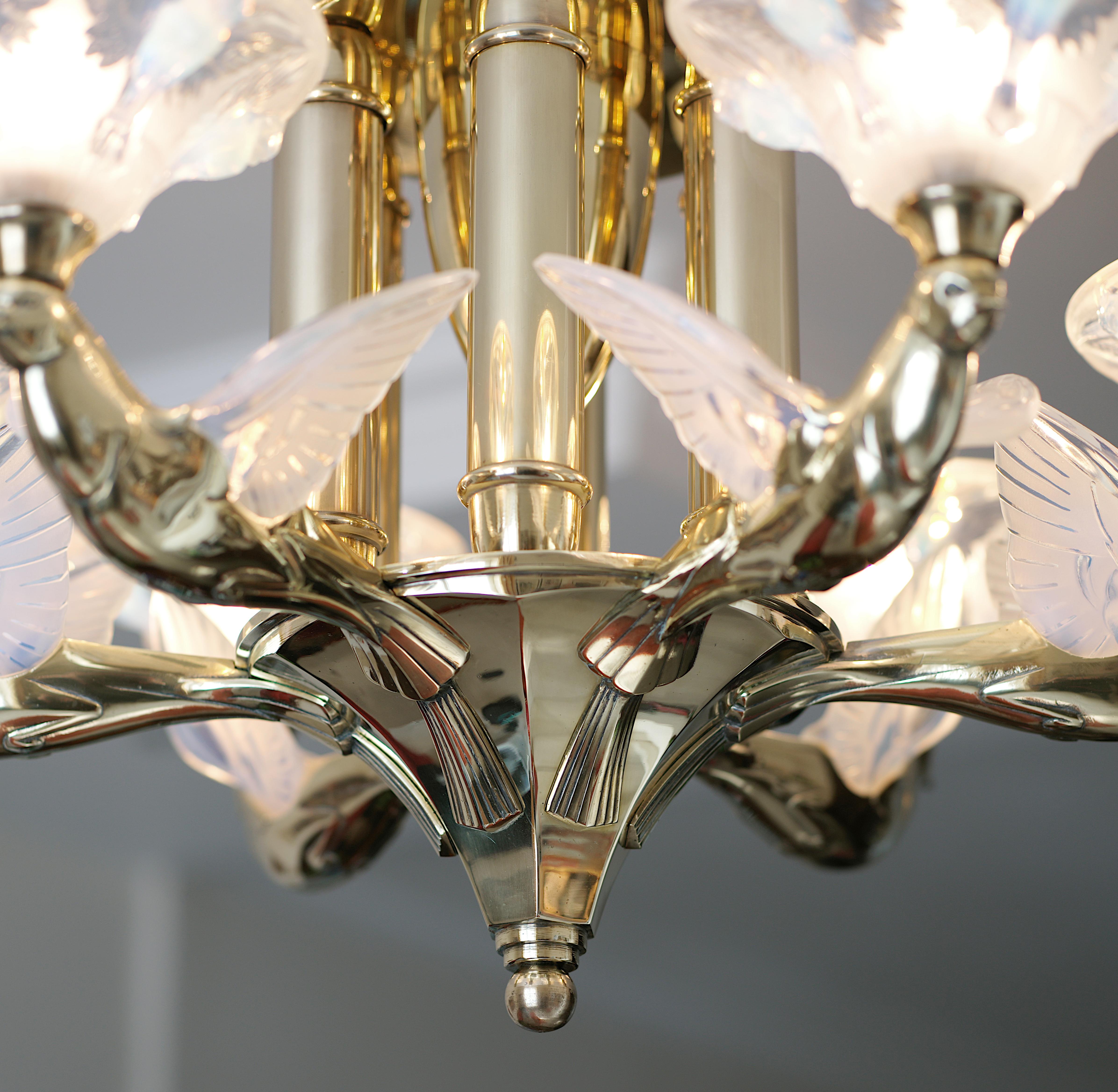 Grande lampadario a forma di uccello Art Déco francese di Jean Boris Lacroix, 1920 in vendita 7