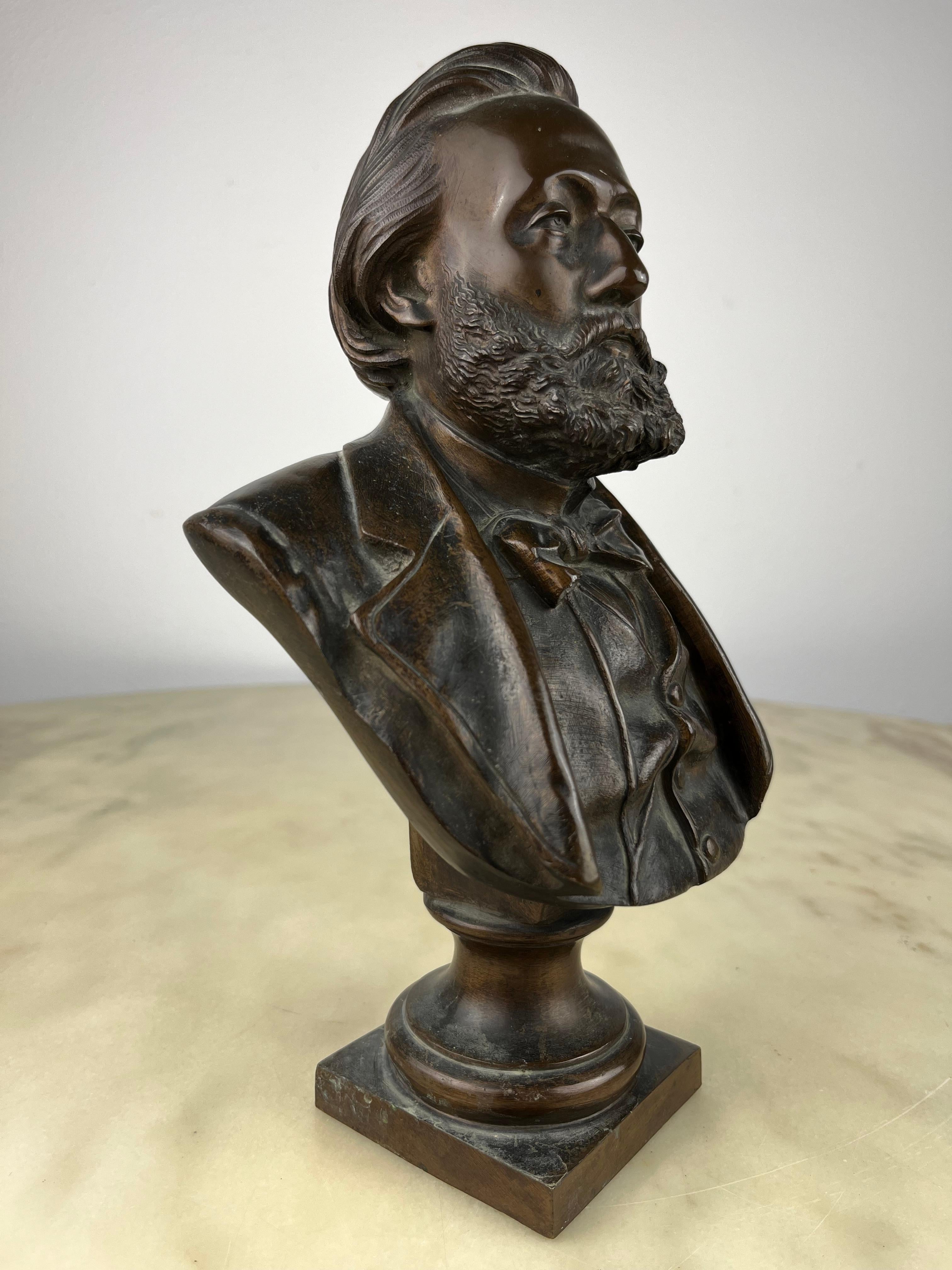 Jean Bulio, bronze statue of Léon Gambetta, Prime Minister, France, 1930.
Work signed on the back by the artist.
Small signs of the time.

We guarantee adequate packaging and will ship via DHL, insuring the contents against any breakage or loss of