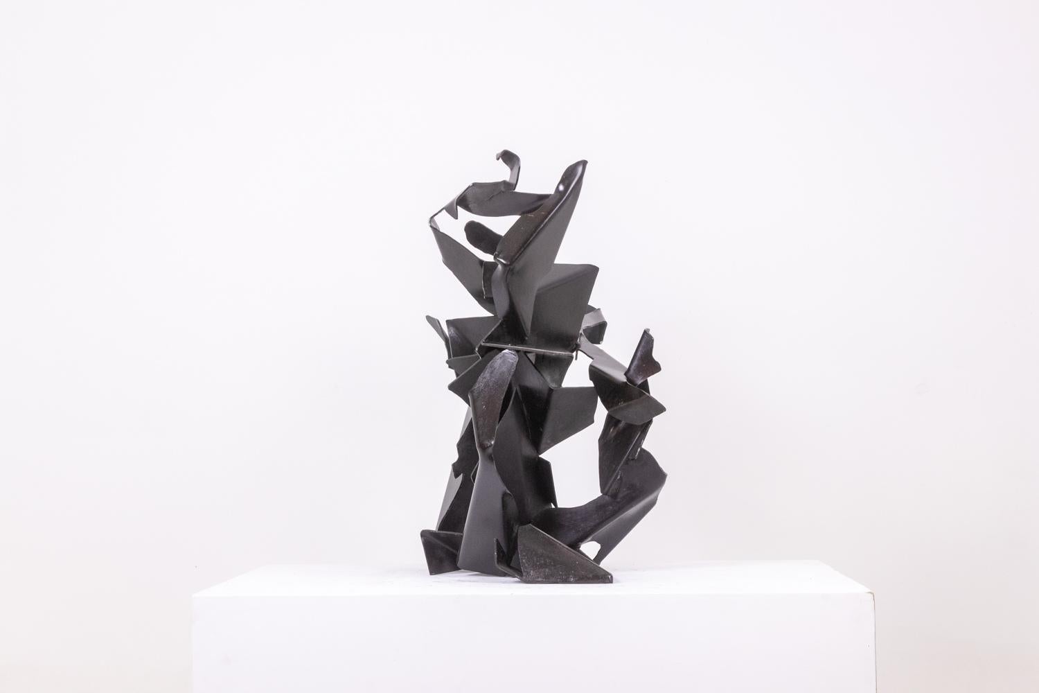 Francese Jean Campa. Scultura astratta in ferro patinato. 1980s. in vendita