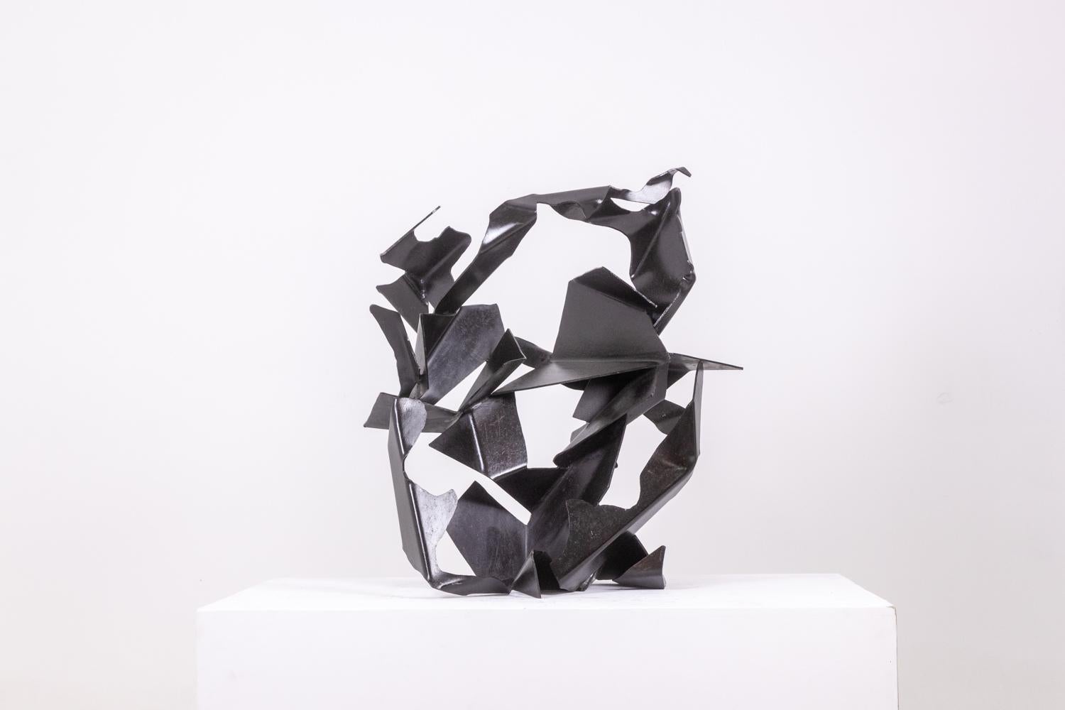 Jean Campa. Scultura astratta in ferro patinato. 1980s. In condizioni ottime in vendita a Saint-Ouen, FR