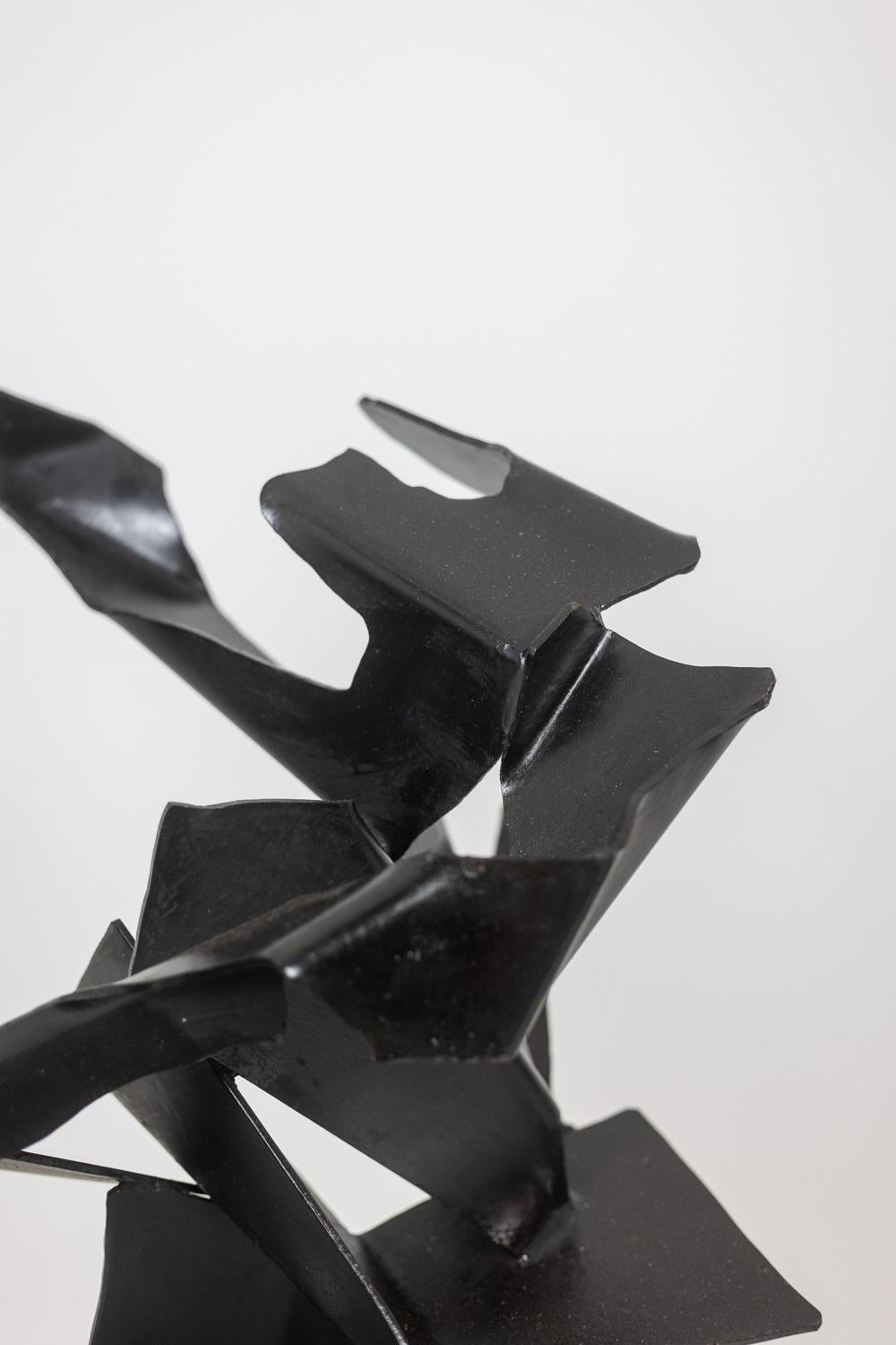 Jean Campa. Scultura astratta in ferro patinato. 1980s. in vendita 1