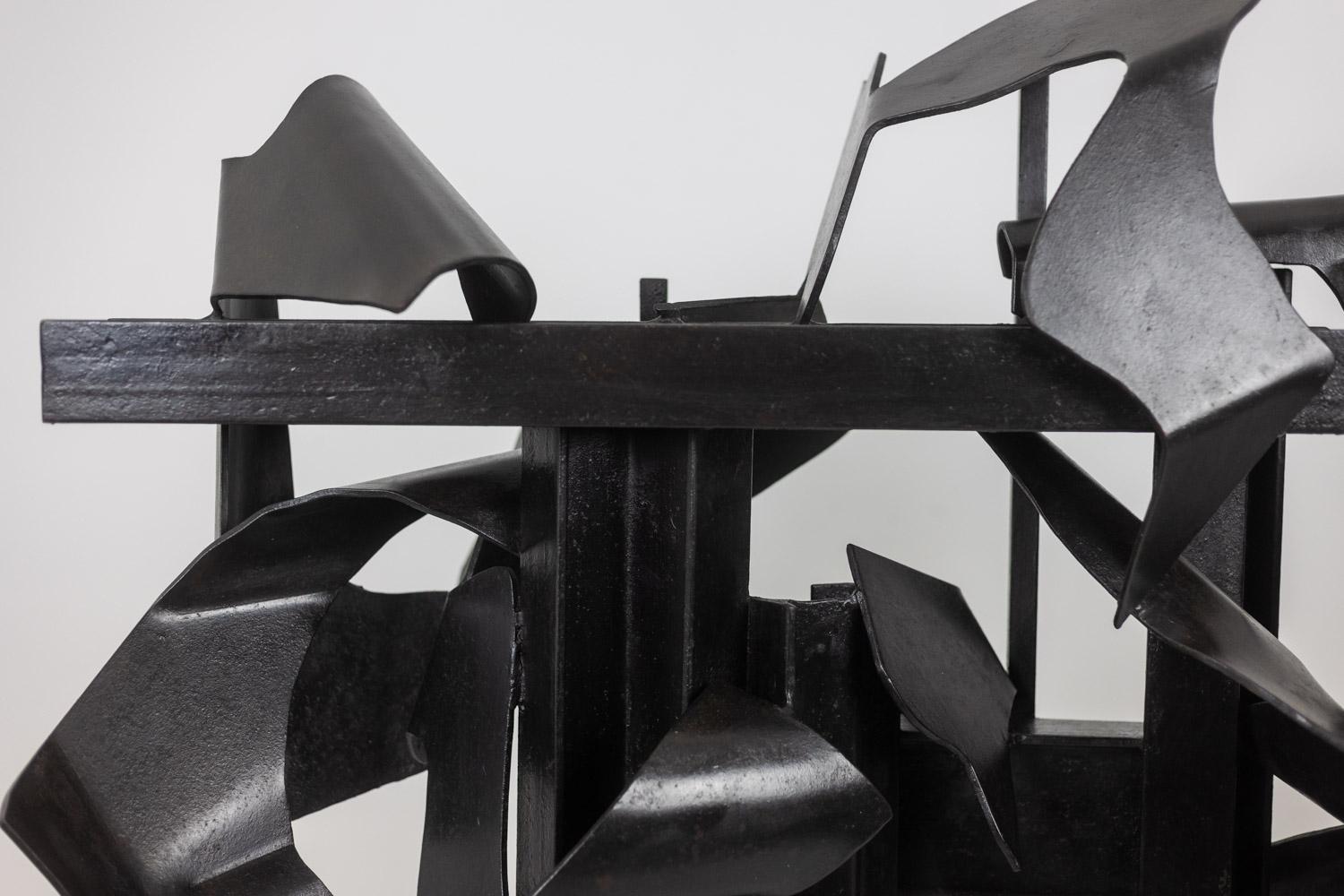 Jean Campa. Escultura de metal patinado. Año 1995. en venta 3