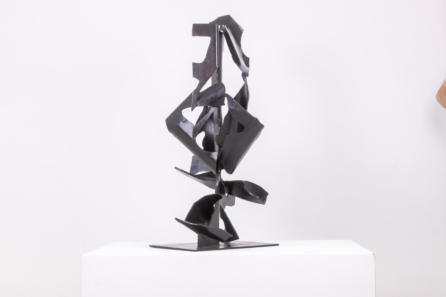 Jean Campa, por.

Escultura vertical de metal patinado.

Obra francesa realizada en la década de 1980.

Dimensiones: A 110 x L 50 x P 35 cm

Referencia: LS62151309P