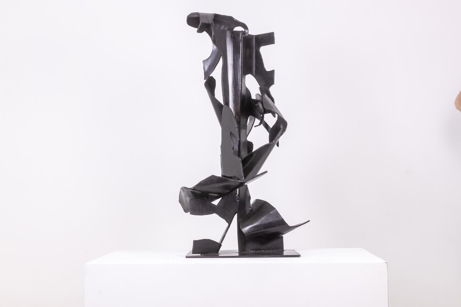 Jean Campa. Escultura vertical de metal patinado. 1980s. en Excelente estado para la venta en Saint-Ouen, FR