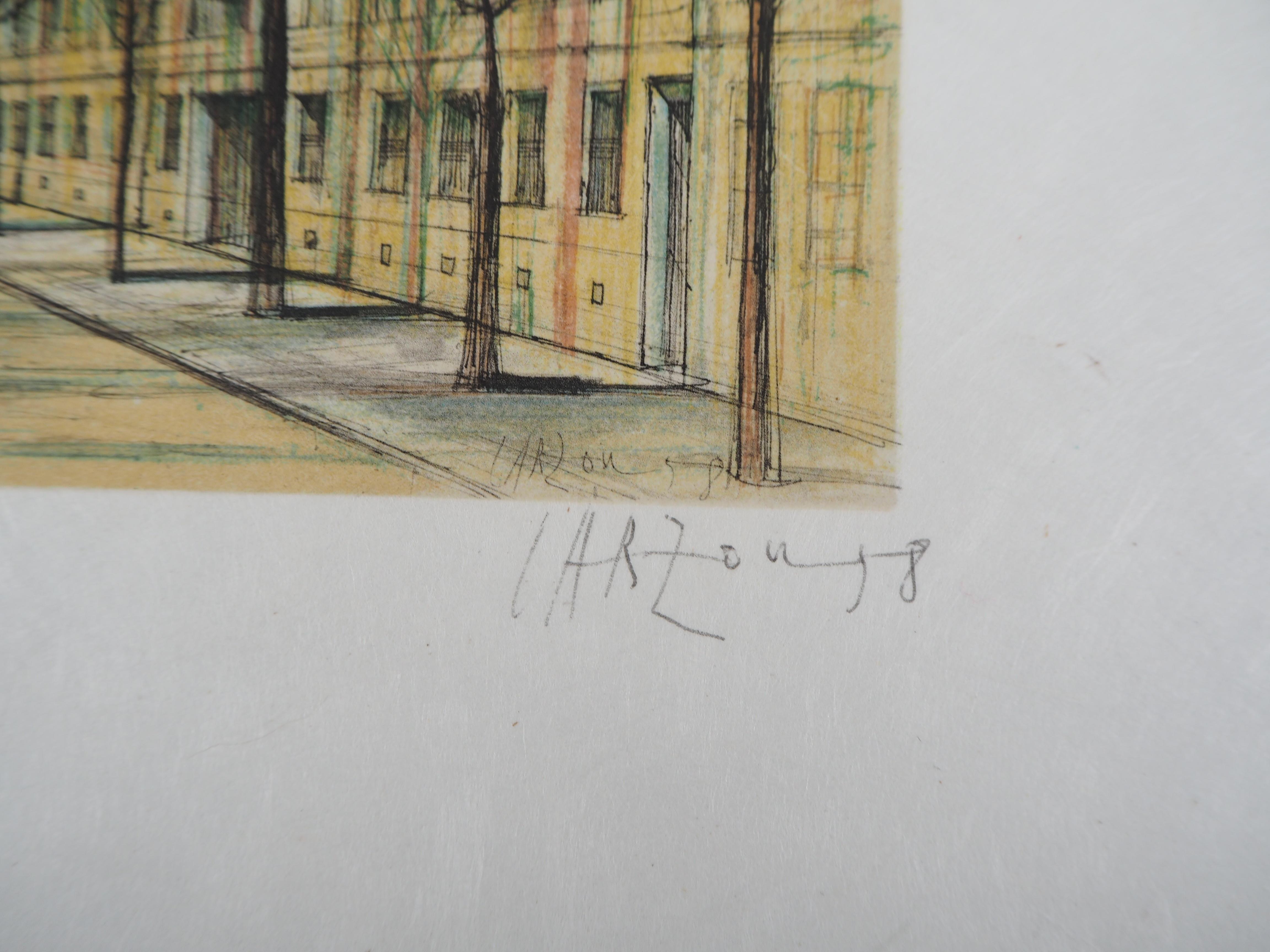 París: Boulevard des Invalides - Litografía original firmada a mano, 1958 - Print Moderno de Jean Carzou