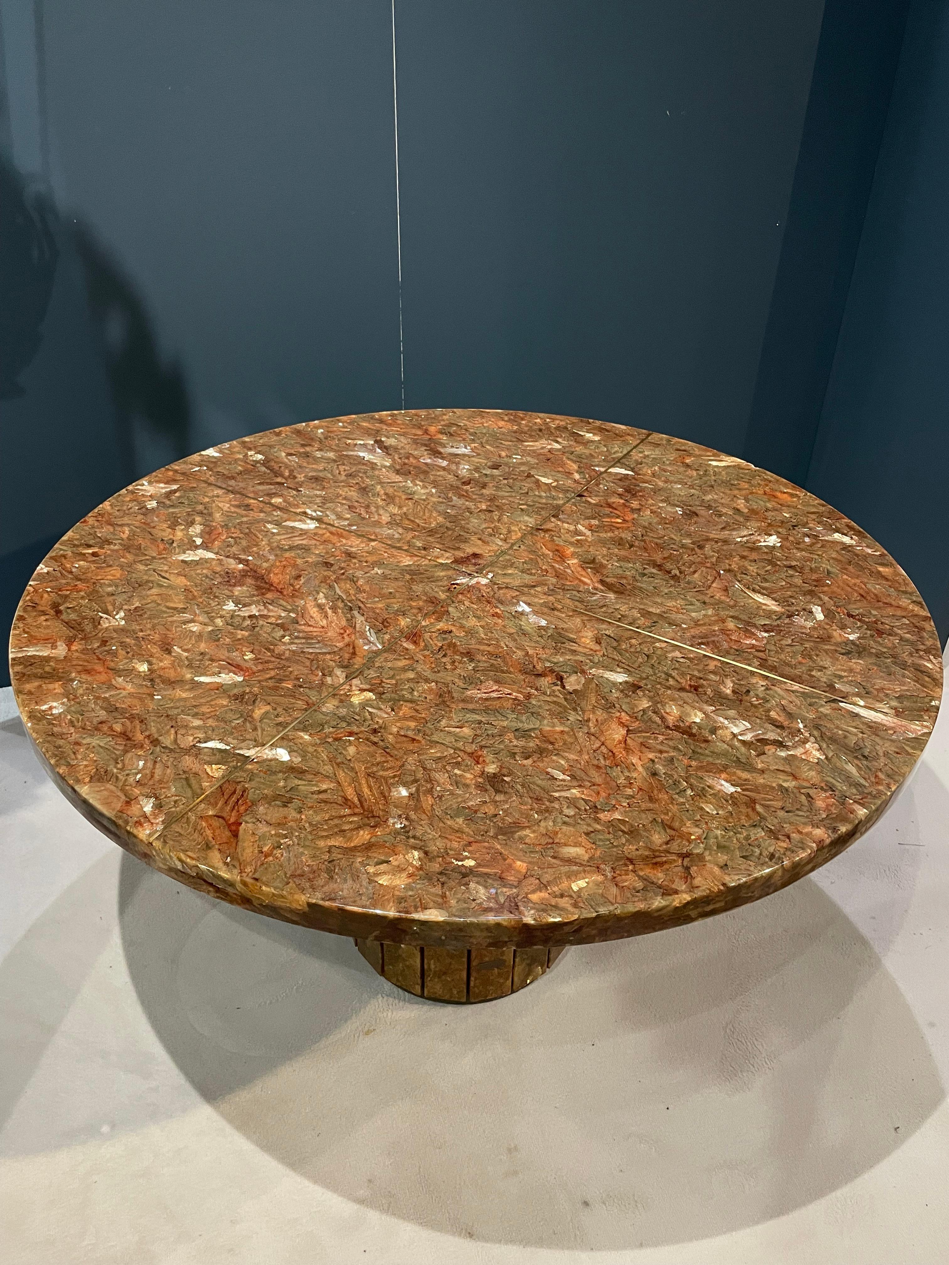 Table Jean Charles en marbre et feuilles d'or en vente 3