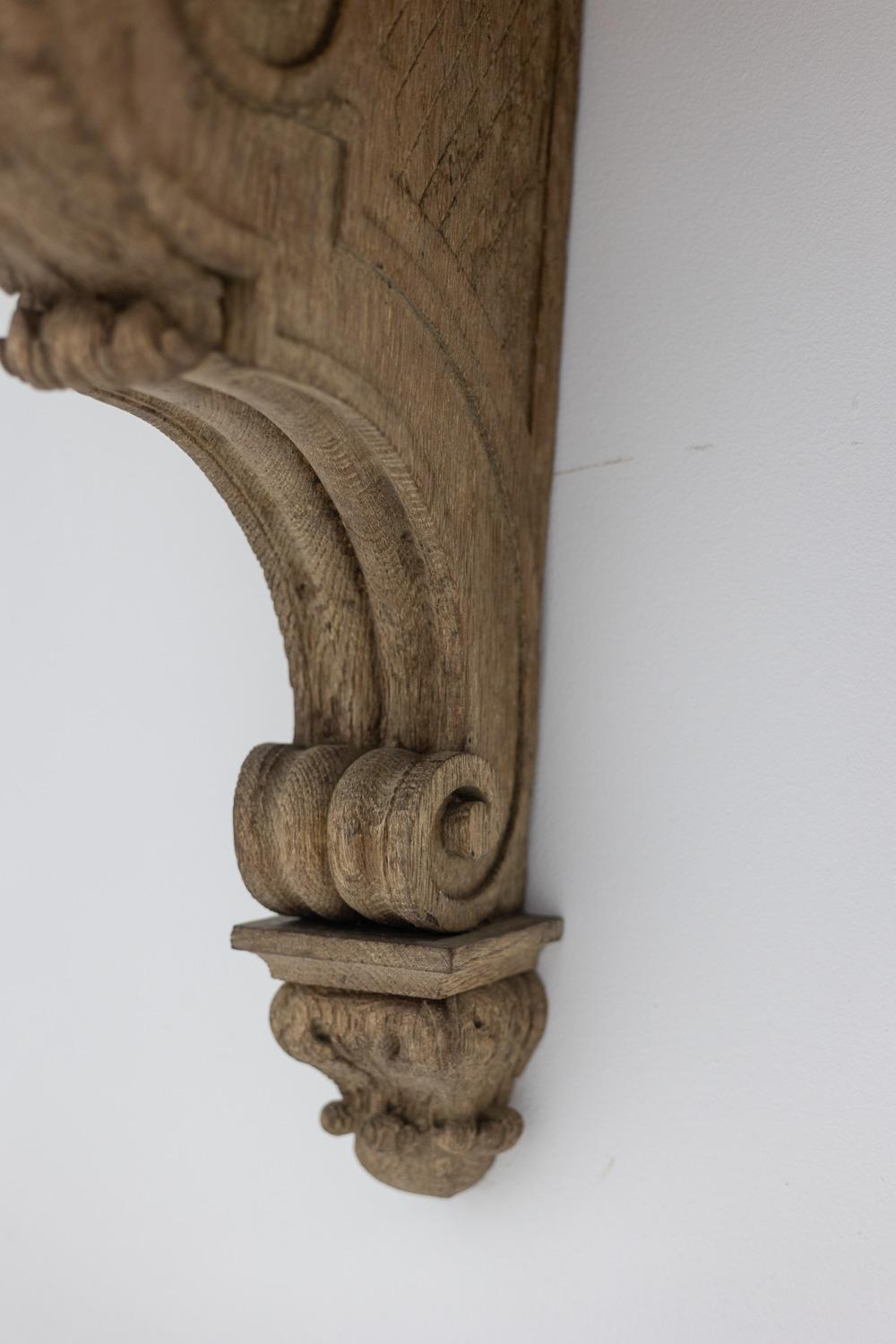 Jean-Charles Moreux. Console in carved oak and marble. 1940s. For Sale 2