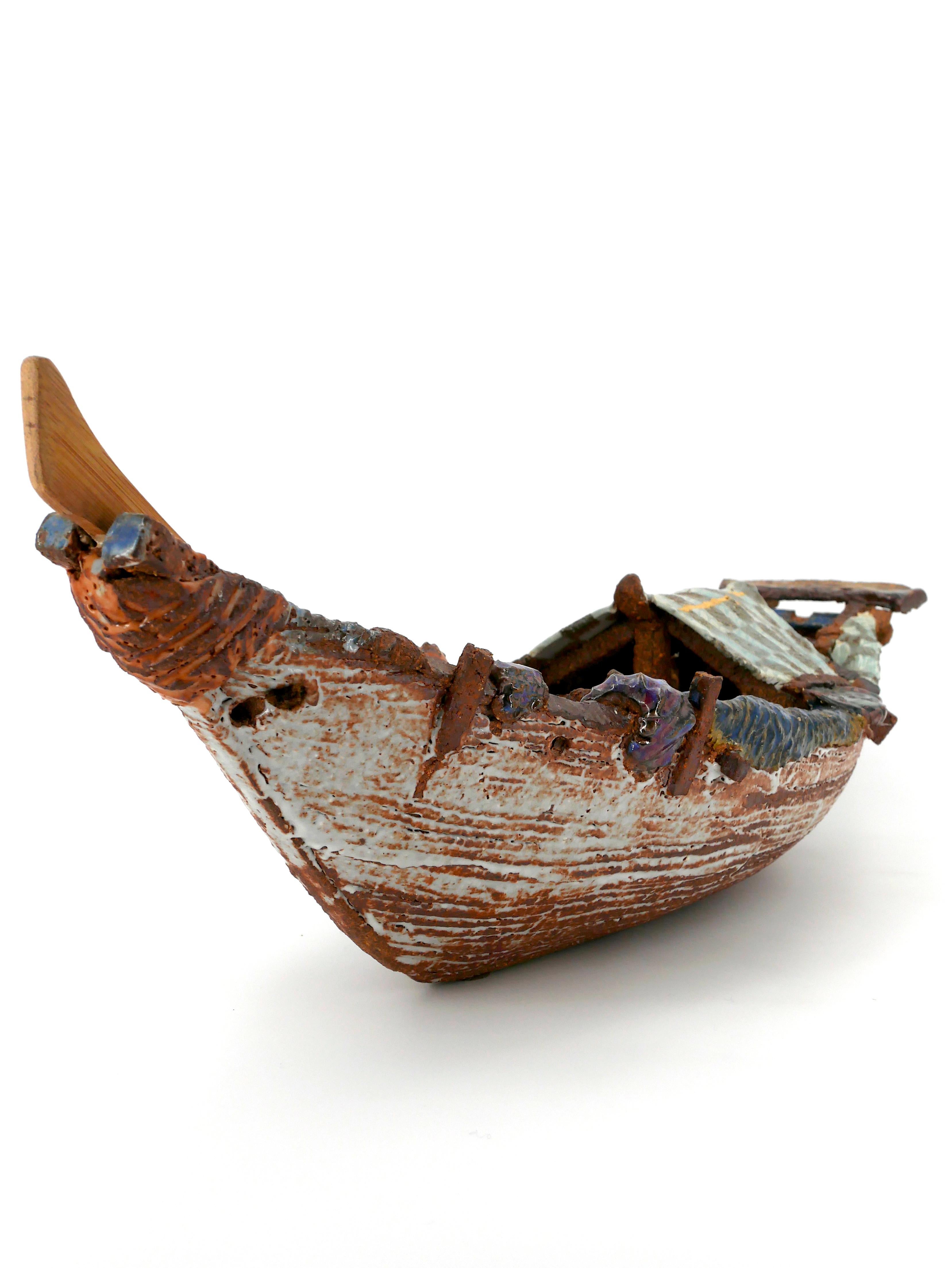 Figurative Sculpture di Jean-Claude Canonne - "Mémoire des cargaisons" scultura in ceramica