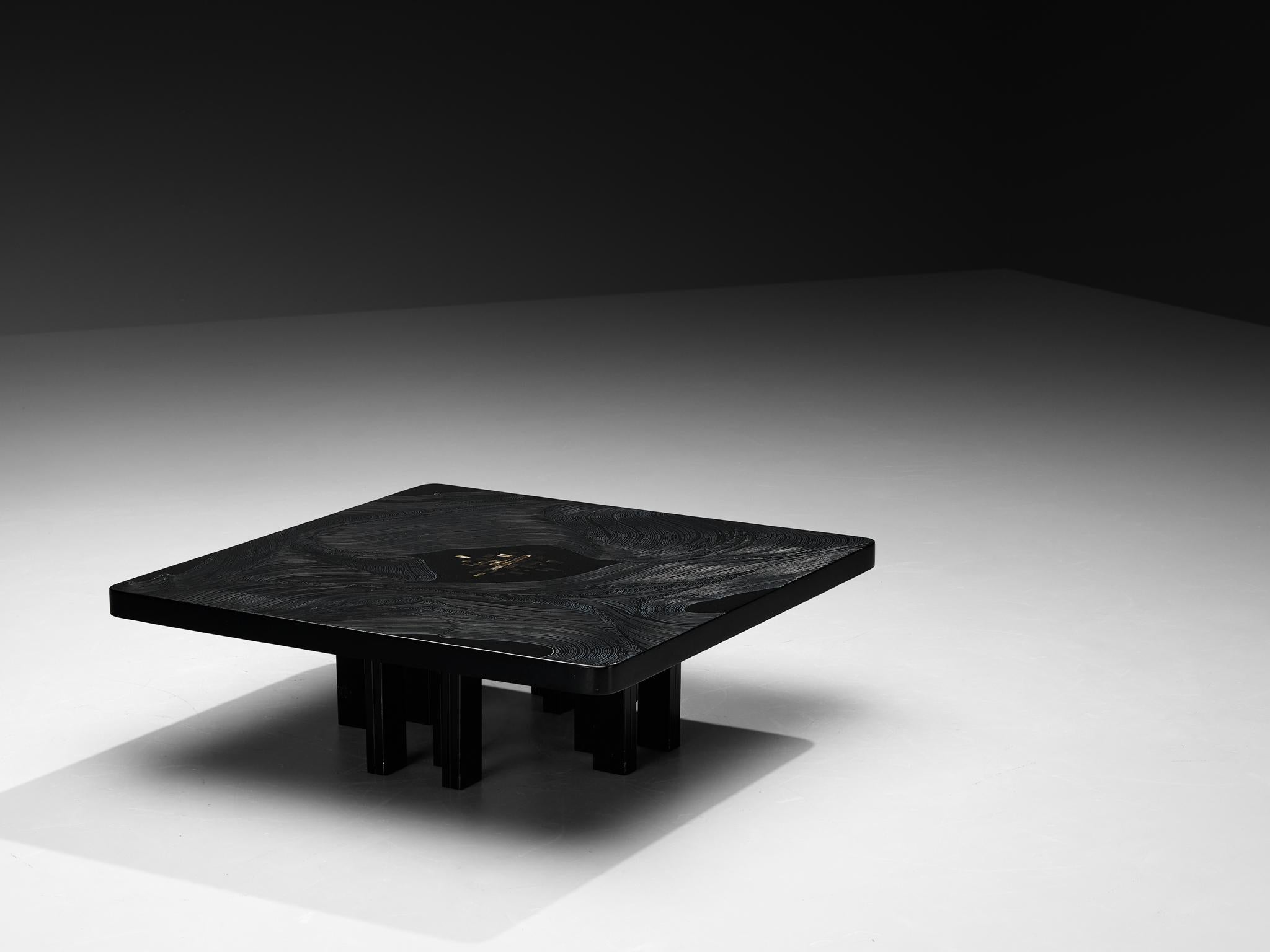 Table basse Jean Claude Dresse en résine foncée en vente 3