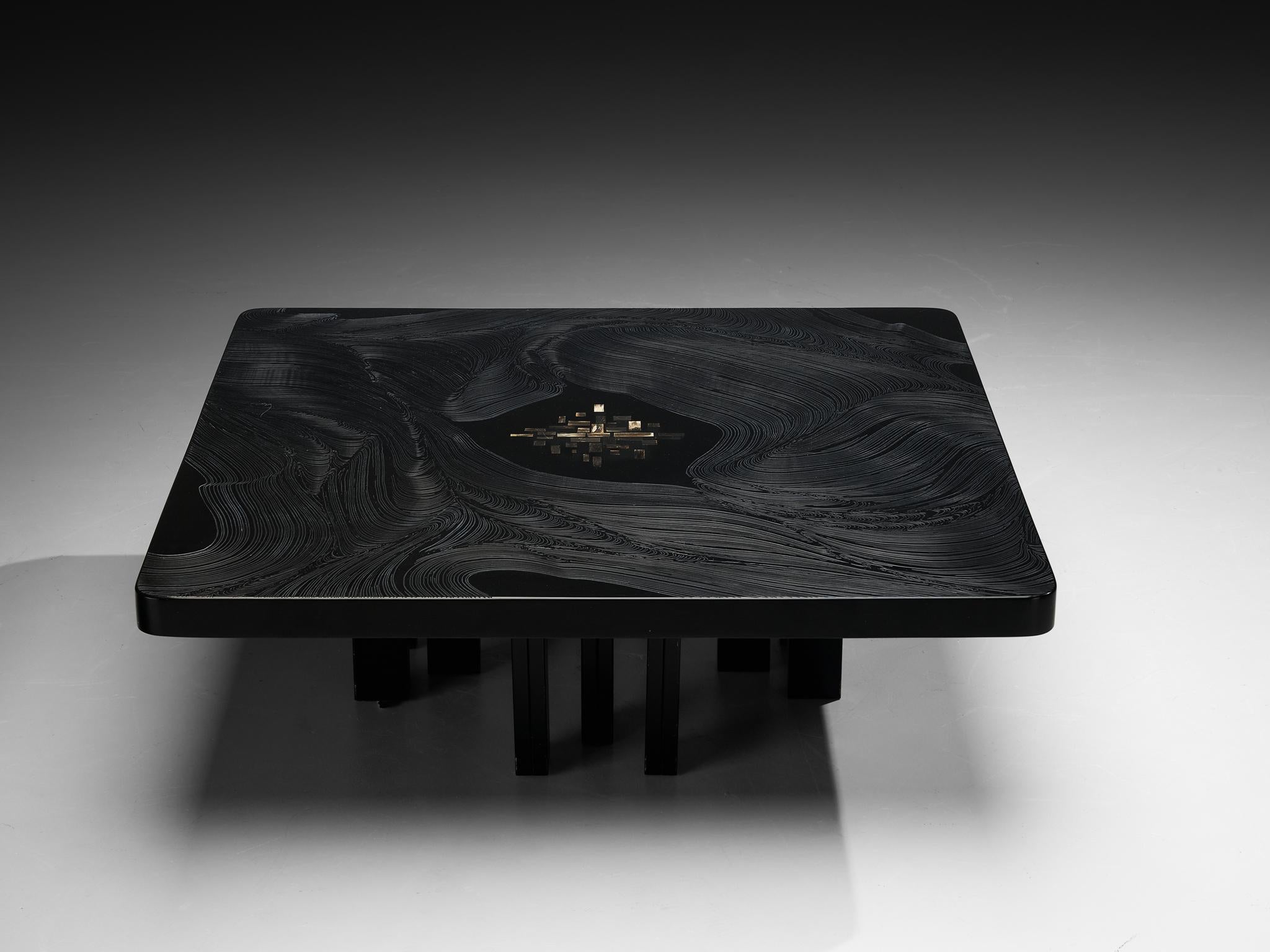 Table basse Jean Claude Dresse en résine foncée en vente 1