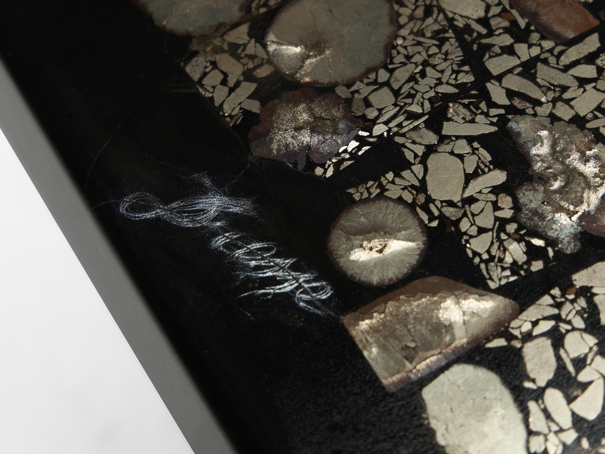 Jean Claude Dresse Couchtisch mit Intarsien aus Marcasite und Edelstahl im Angebot 6