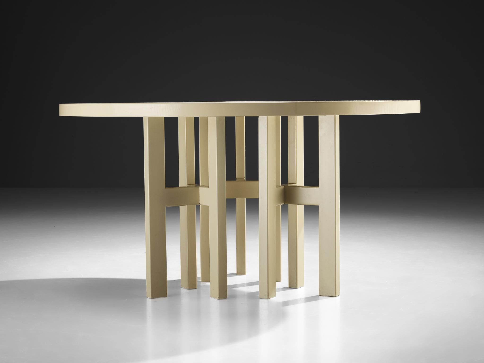 Belge Jean Claude Dresse Table de salle à manger ou de centre en résine Off-White en vente