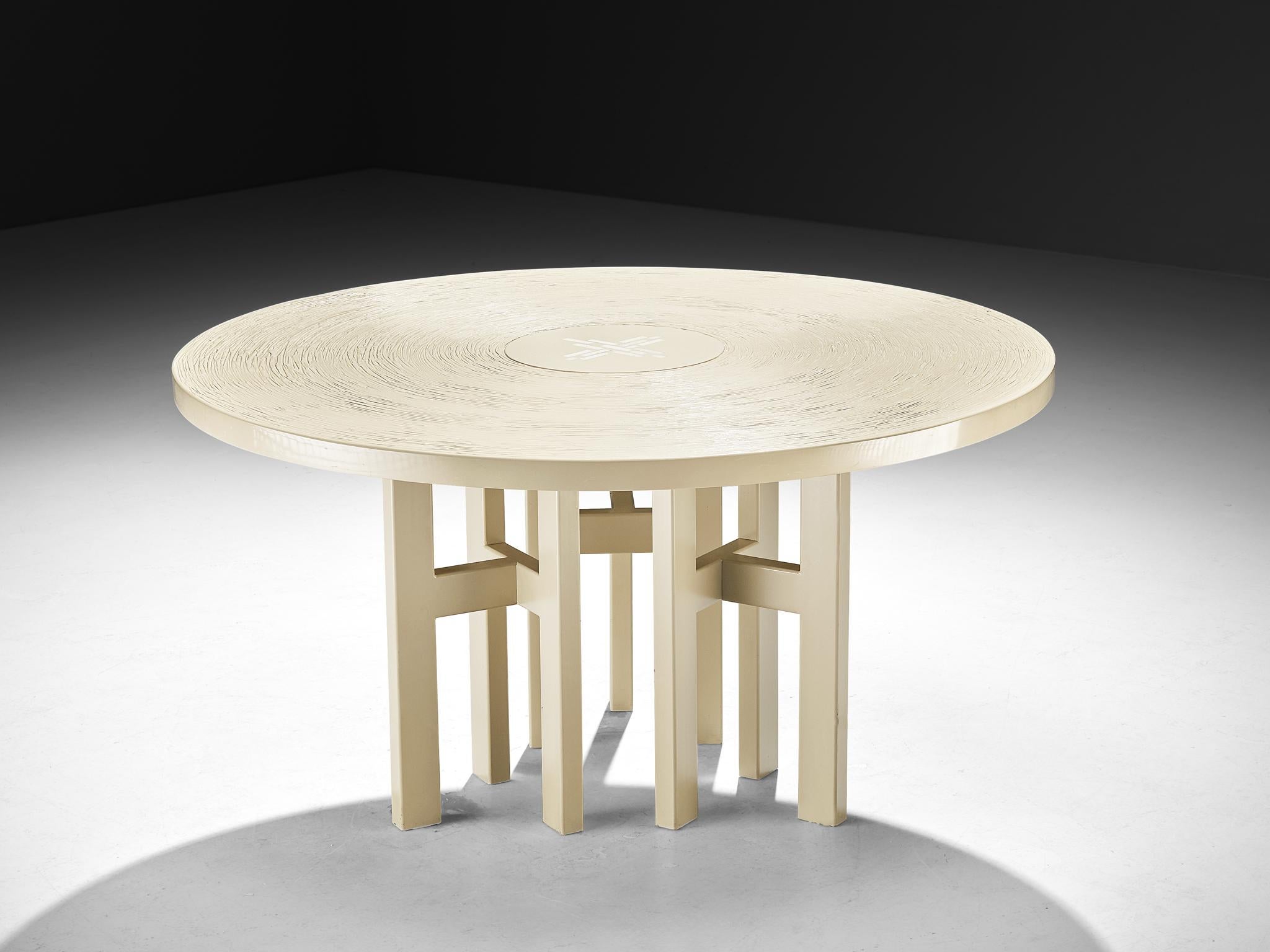 Fin du 20e siècle Jean Claude Dresse Table de salle à manger ou de centre en résine Off-White en vente