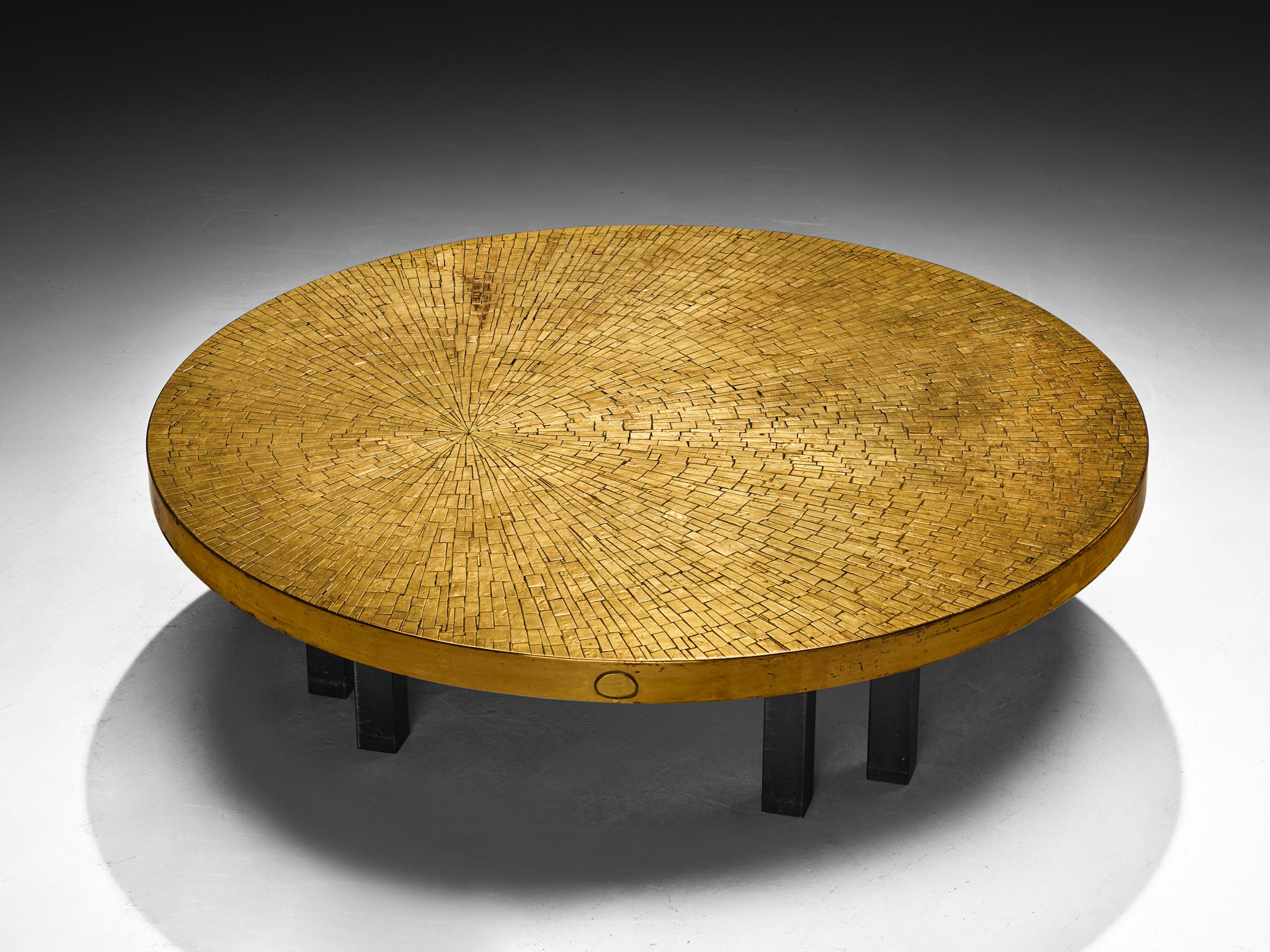 Jean Claude Dresse, coffee table, brass and lacquered steel, Belgium, 1970s

Enchanting coffee table designed by Belgian artist Jean Claude Dresse in the 1970s. This round table is easily recognizable as a design by Dresse, displaying high attention