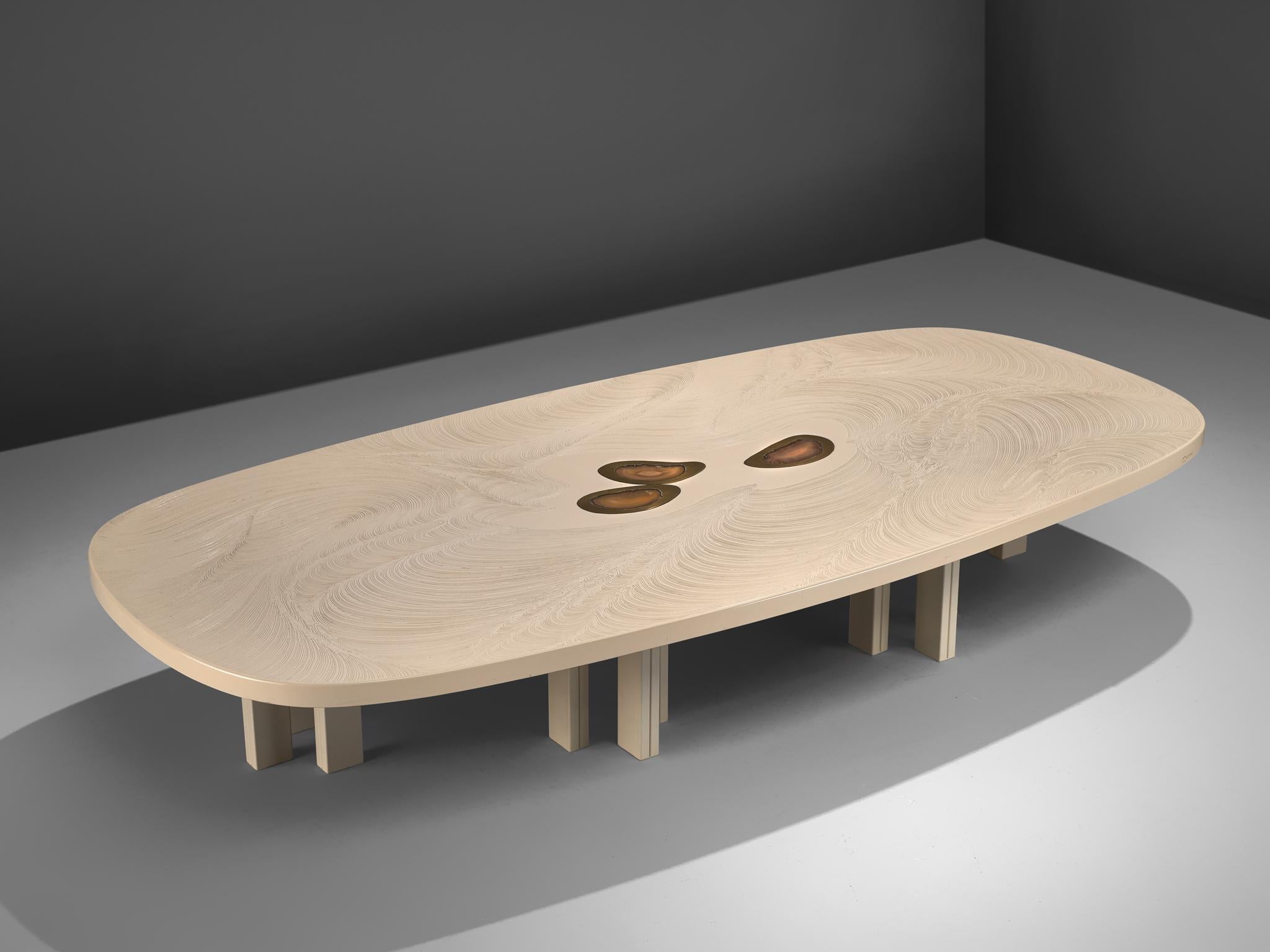 Jean Claude Dresse, coffee table, resin, steel and agate, Belgium, 1970s

This luxurious and artistic resin coffee table is a design by the hand of Belgian designer Jean Claude Dresse. The table consists of a resin tabletop, resting on metal feet.