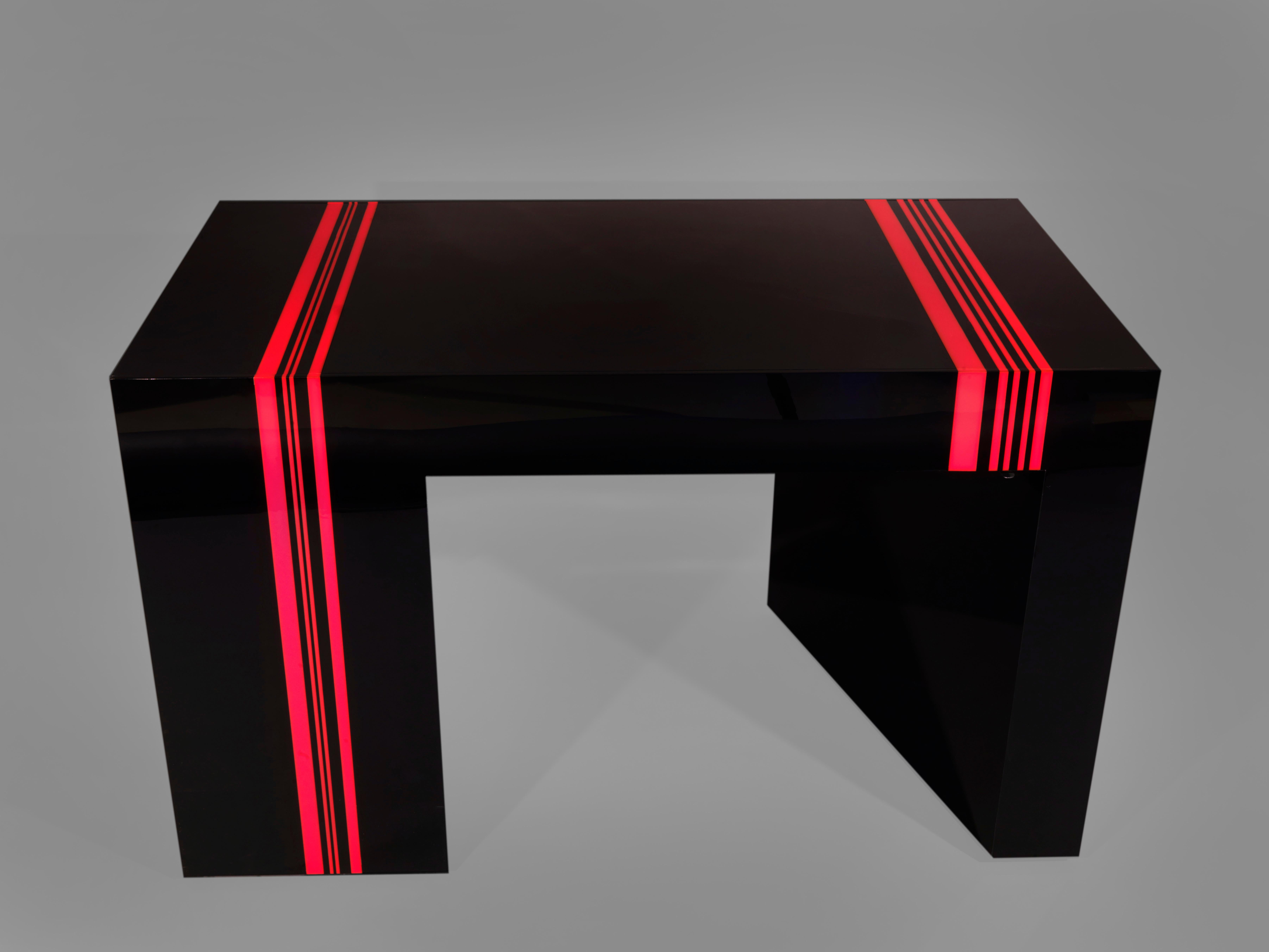 Backgamon, checkers and chess table in black, red and white methacrylate,
Unique piece.
Jean-Claude Farhi (1940-2012) methacrylate game table.
          
