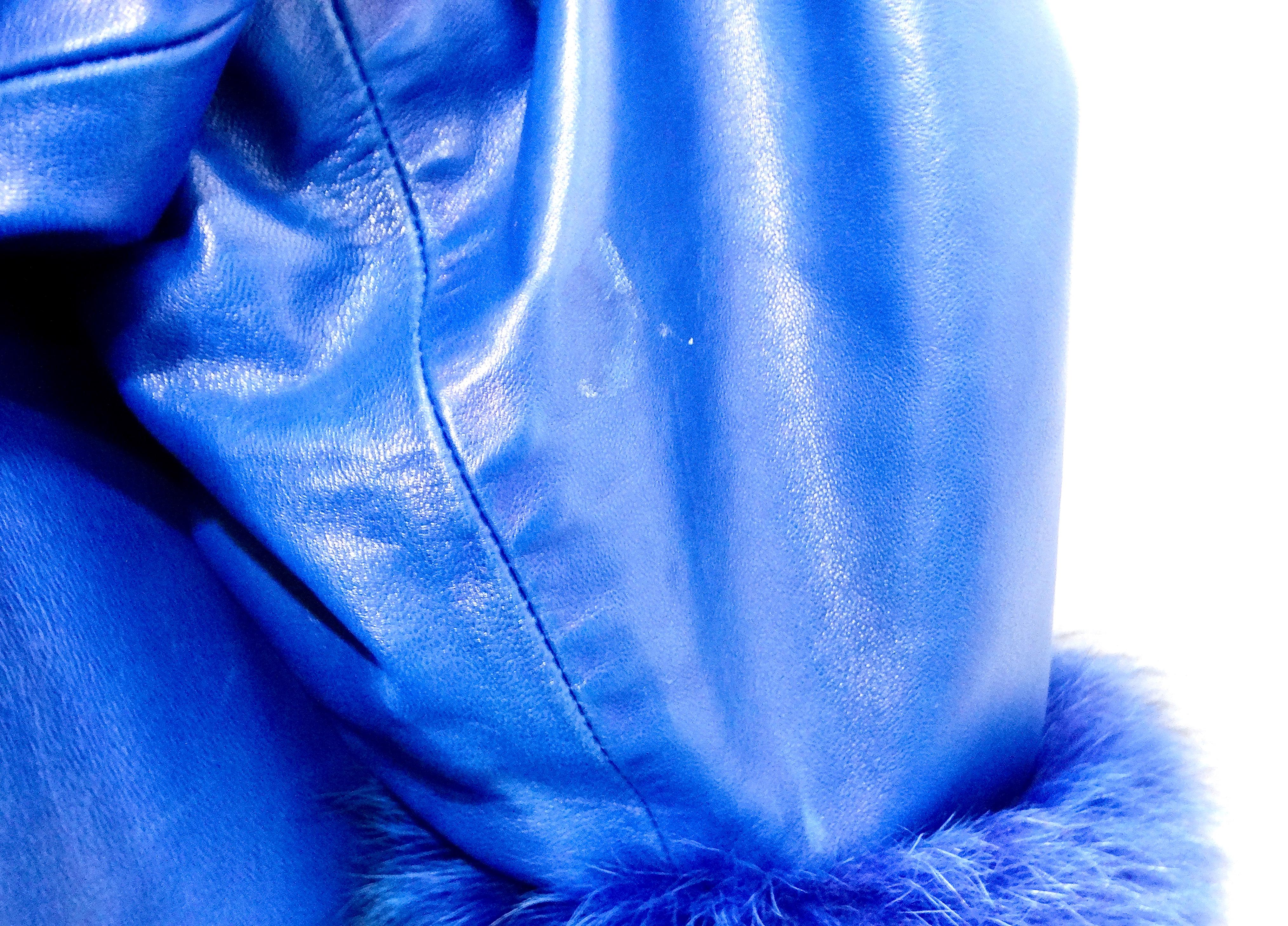 Jean Claude Jitoris CUSTOM MADE Manteau en cuir et fourrure de renard bleu cobalt circa 1990 en vente 5