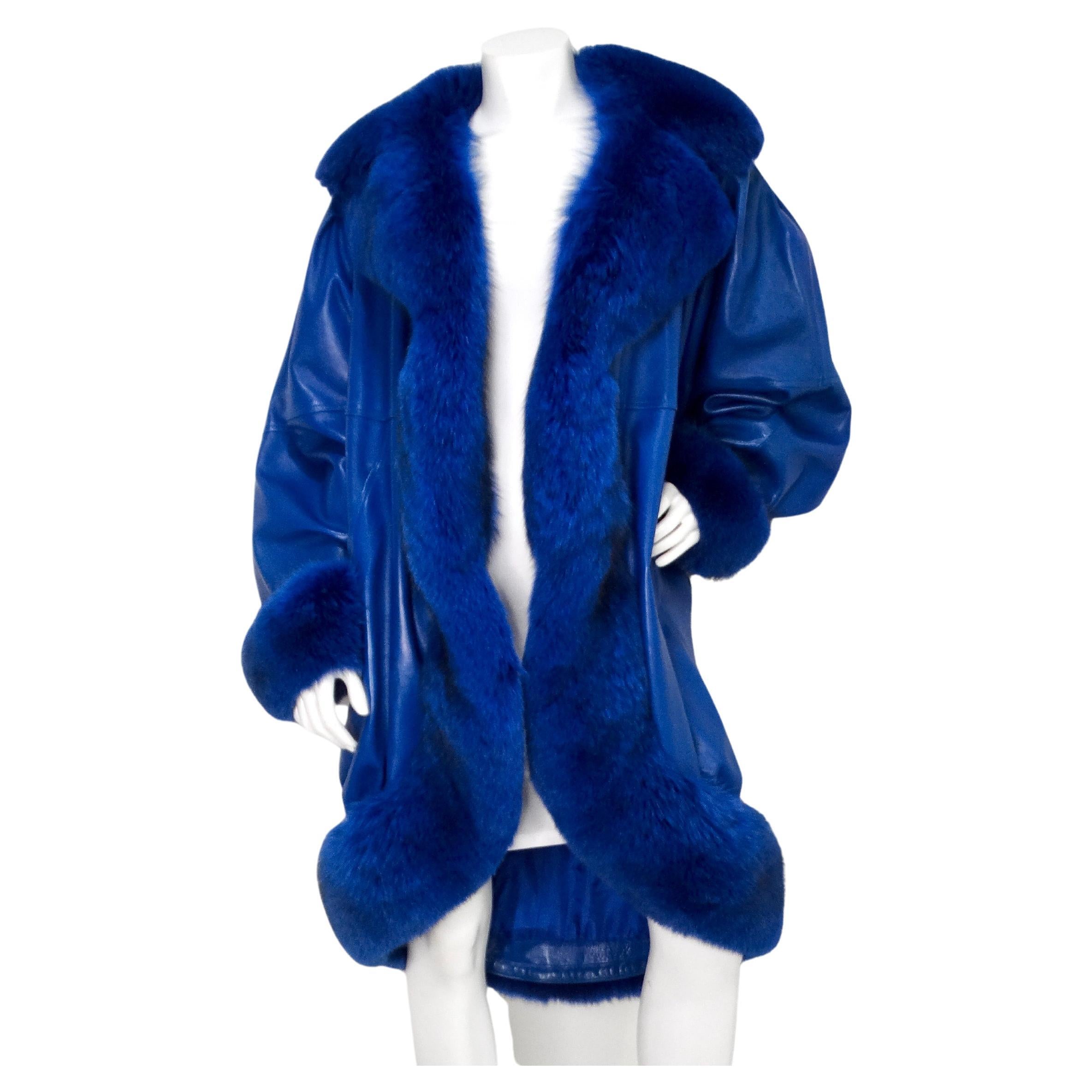 Jean Claude Jitoris CUSTOM MADE Manteau en cuir et fourrure de renard bleu cobalt circa 1990 en vente