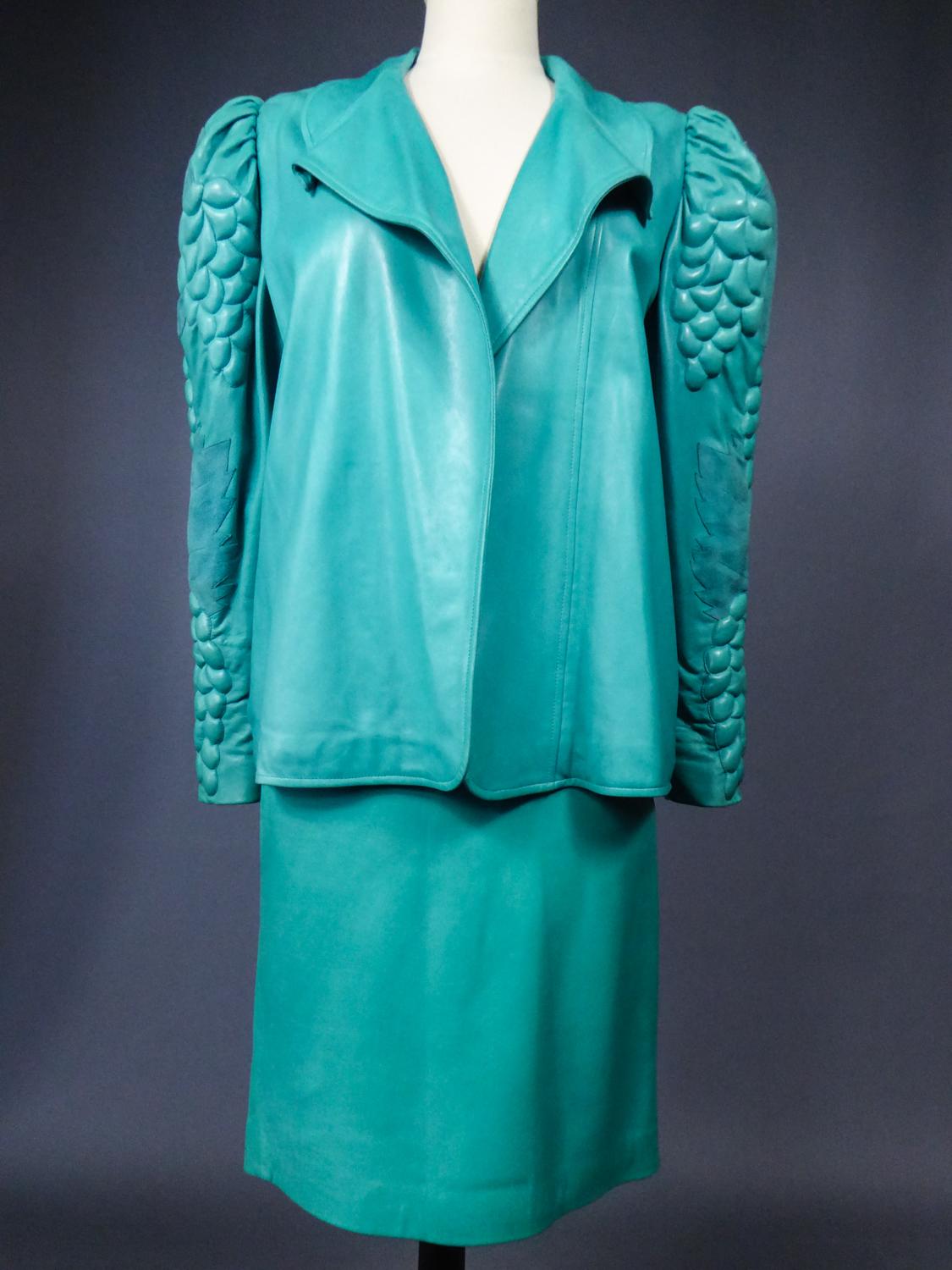 Jean-Claude Jitrois - Jupe et veste en cuir turquoise, automne 1985/1986 Bon état - En vente à Toulon, FR