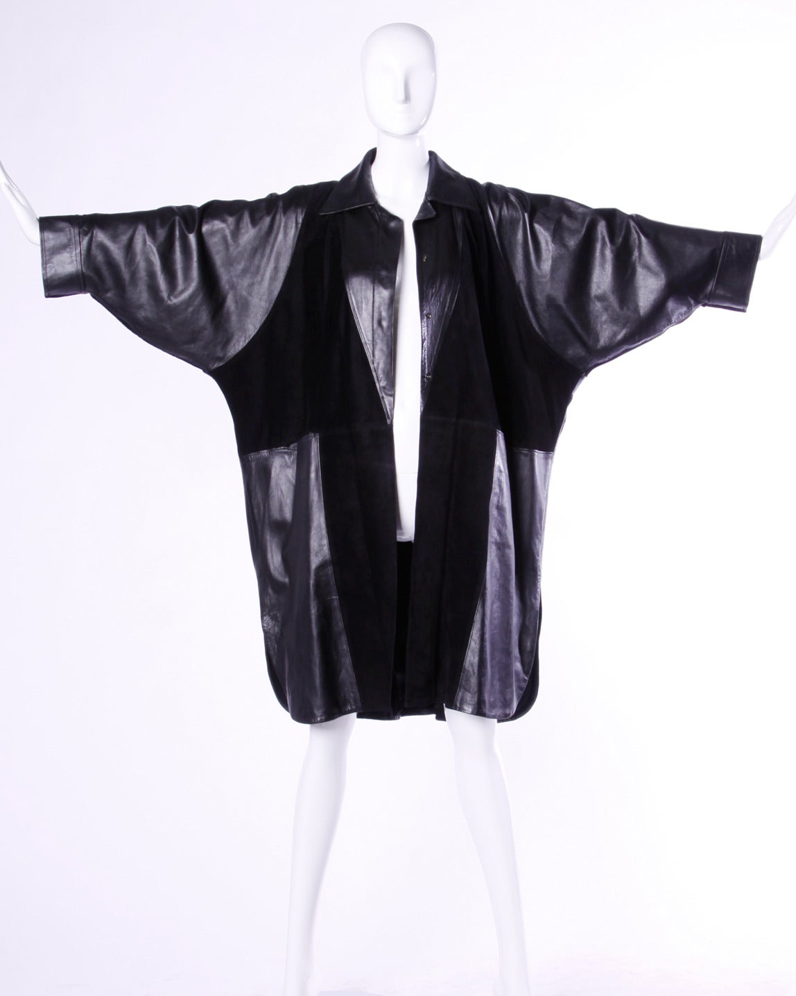 Jean Claude Jitrois Vintage 1980s 80s Black Leather Batwing or Cocoon Coat In Excellent Condition For Sale In Sparks, NV