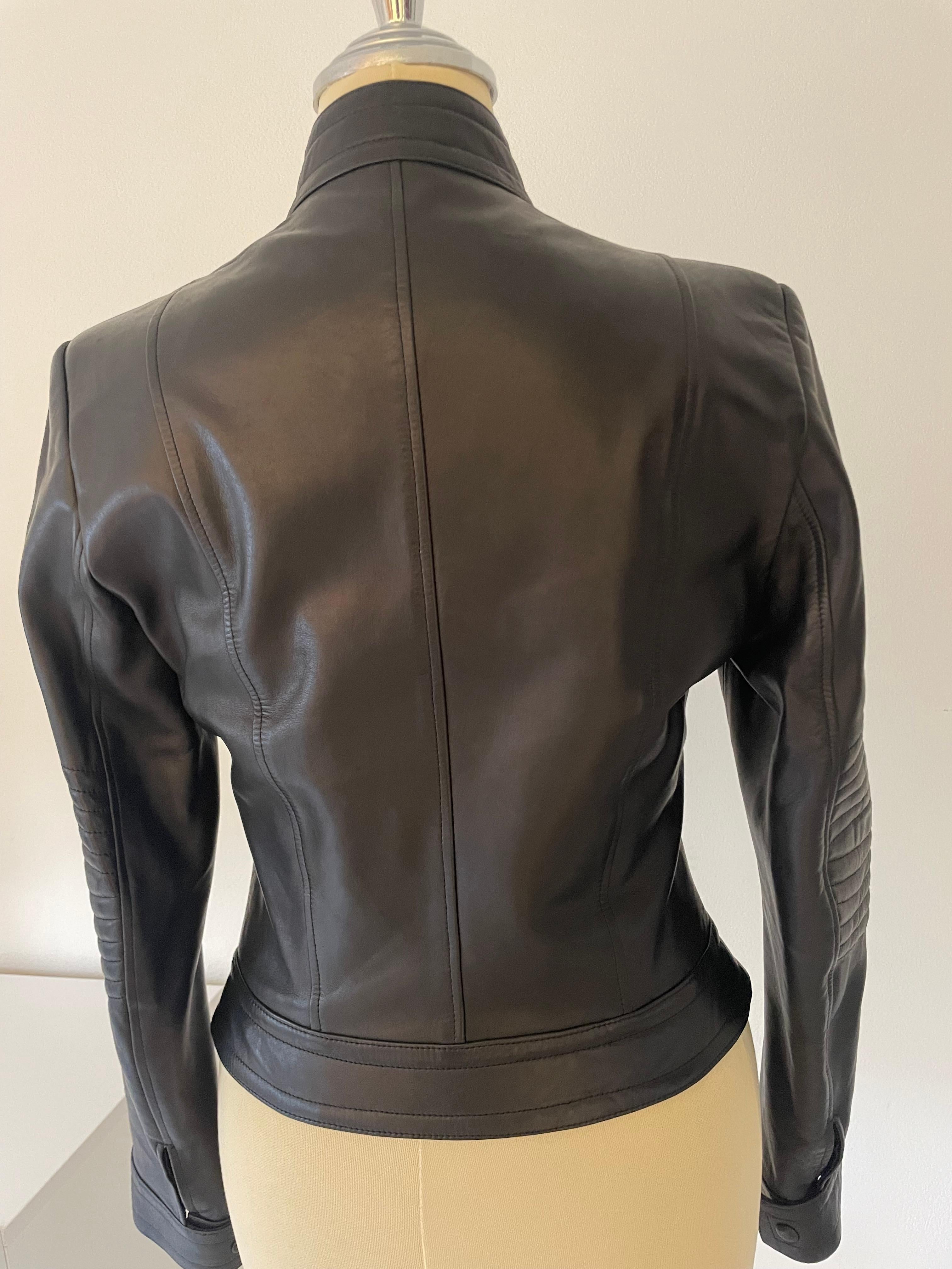 Noir JEAN CLAUDE JITROIS Vintage cuir noir côtelé moto biker jacket IT38 S en vente