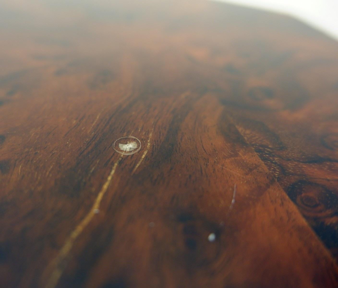 Jean Claude Mahey Cedar Burl Veneer and Brass Octagonal Dining Table, 1970s In Good Condition For Sale In Brussels, BE