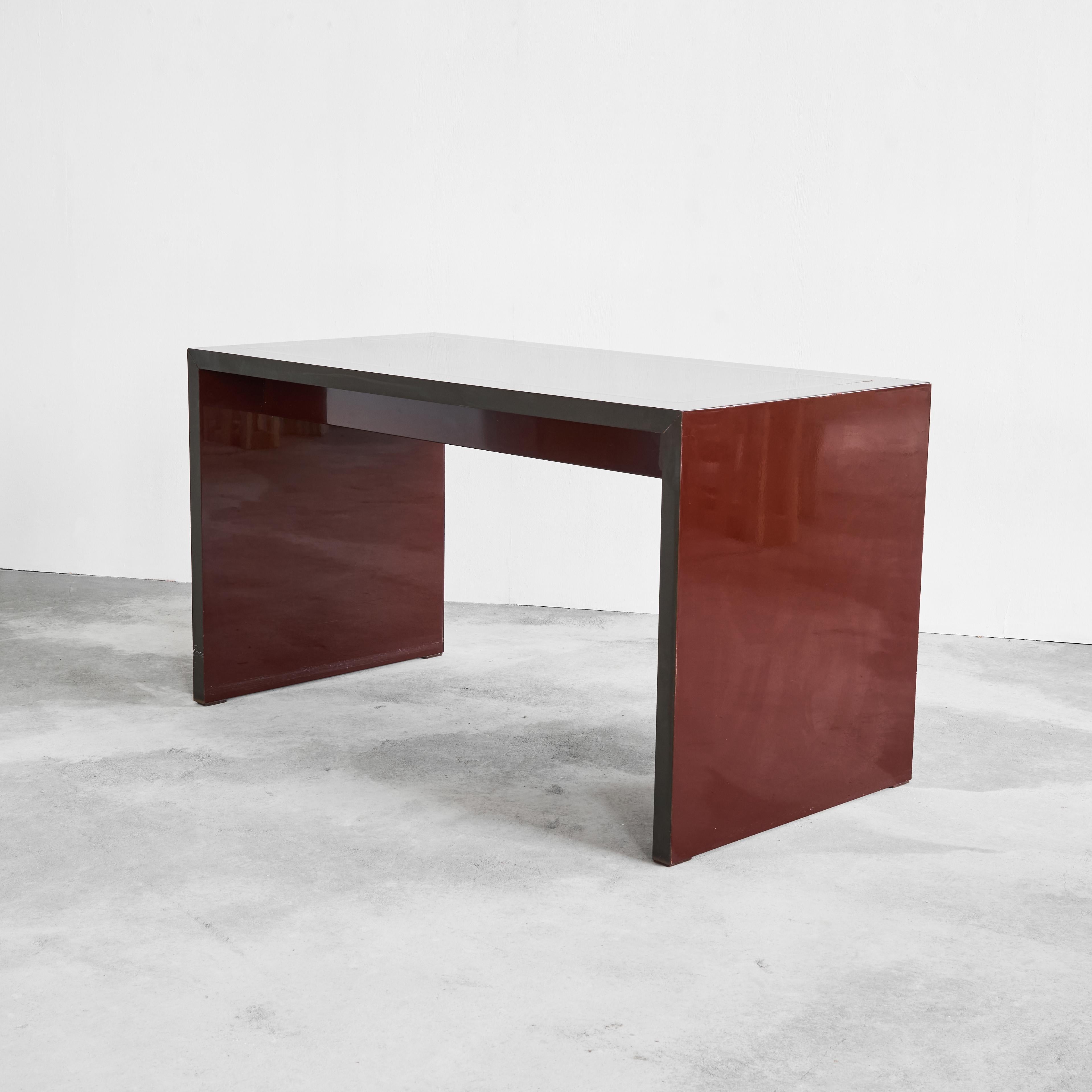 Jean Claude Mahey Desk in Lacquered Wood & Brass, 1970s For Sale 6