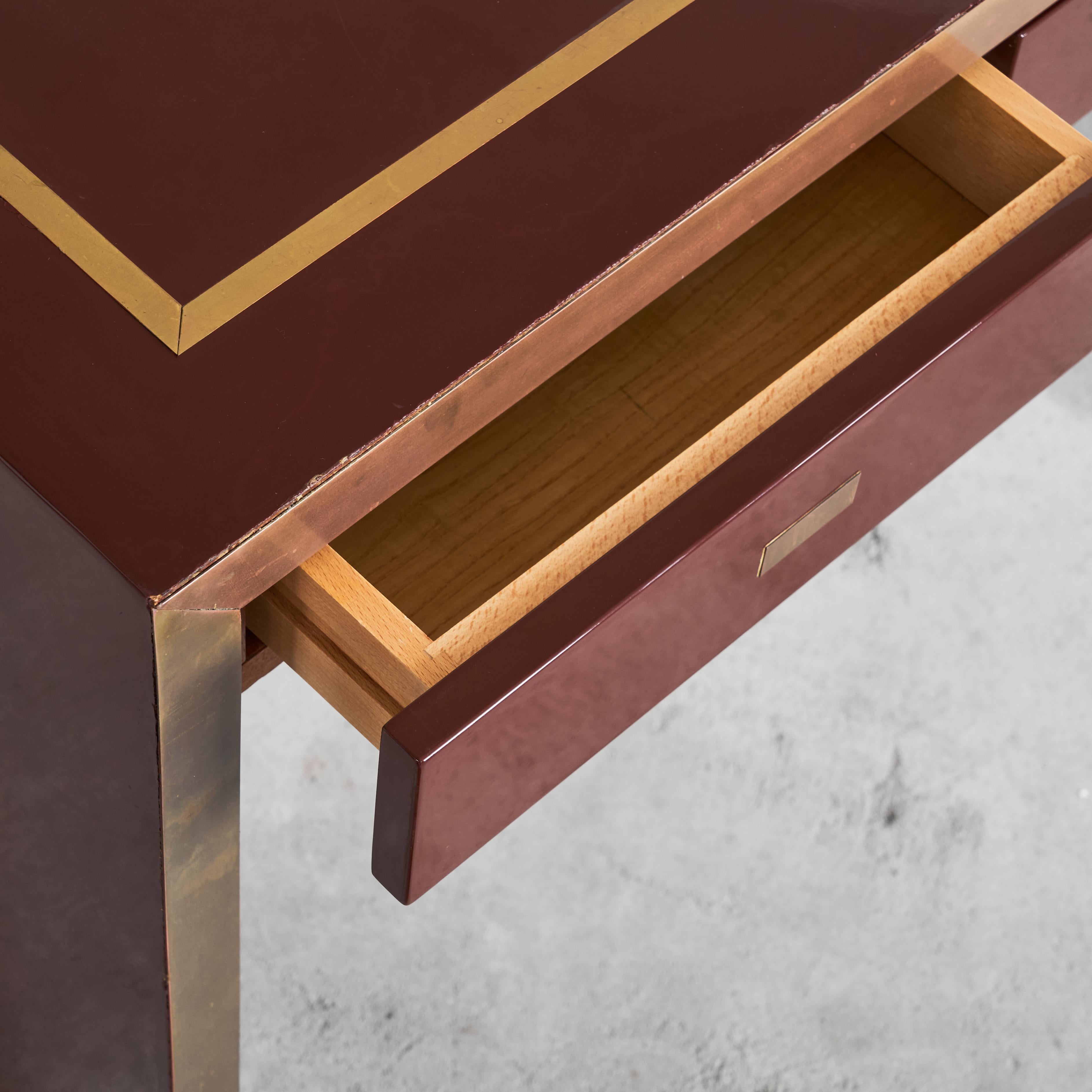Scrivania Jean Claude Mahey in legno laccato e ottone, anni '70 in vendita 6